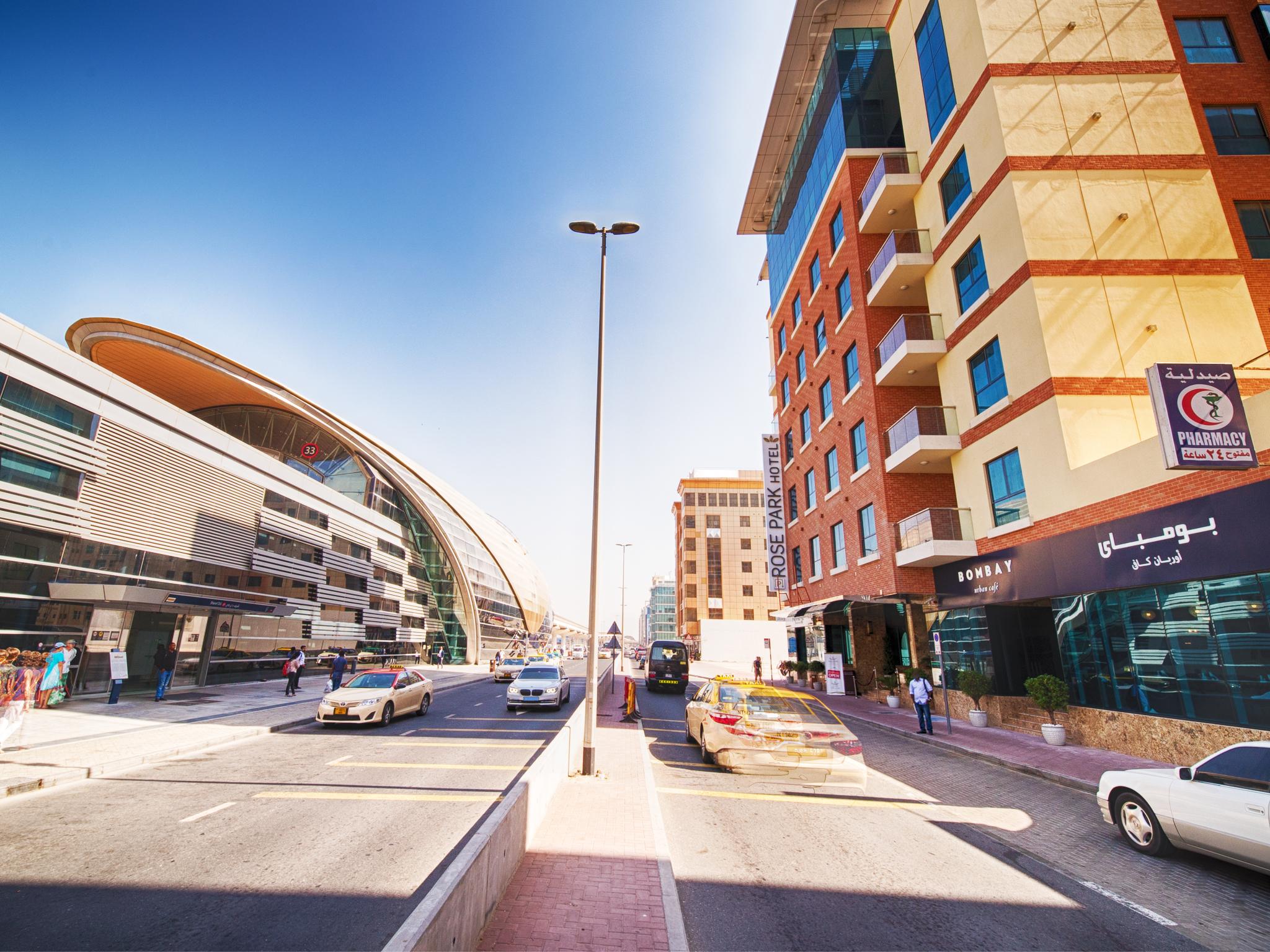 Vista Exterior Rose Park Hotel Al Barsha