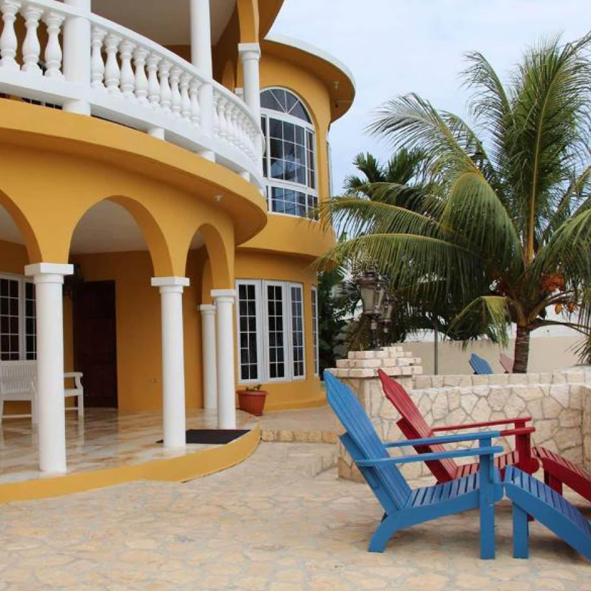 Vista Exterior Waters Edge Guest House