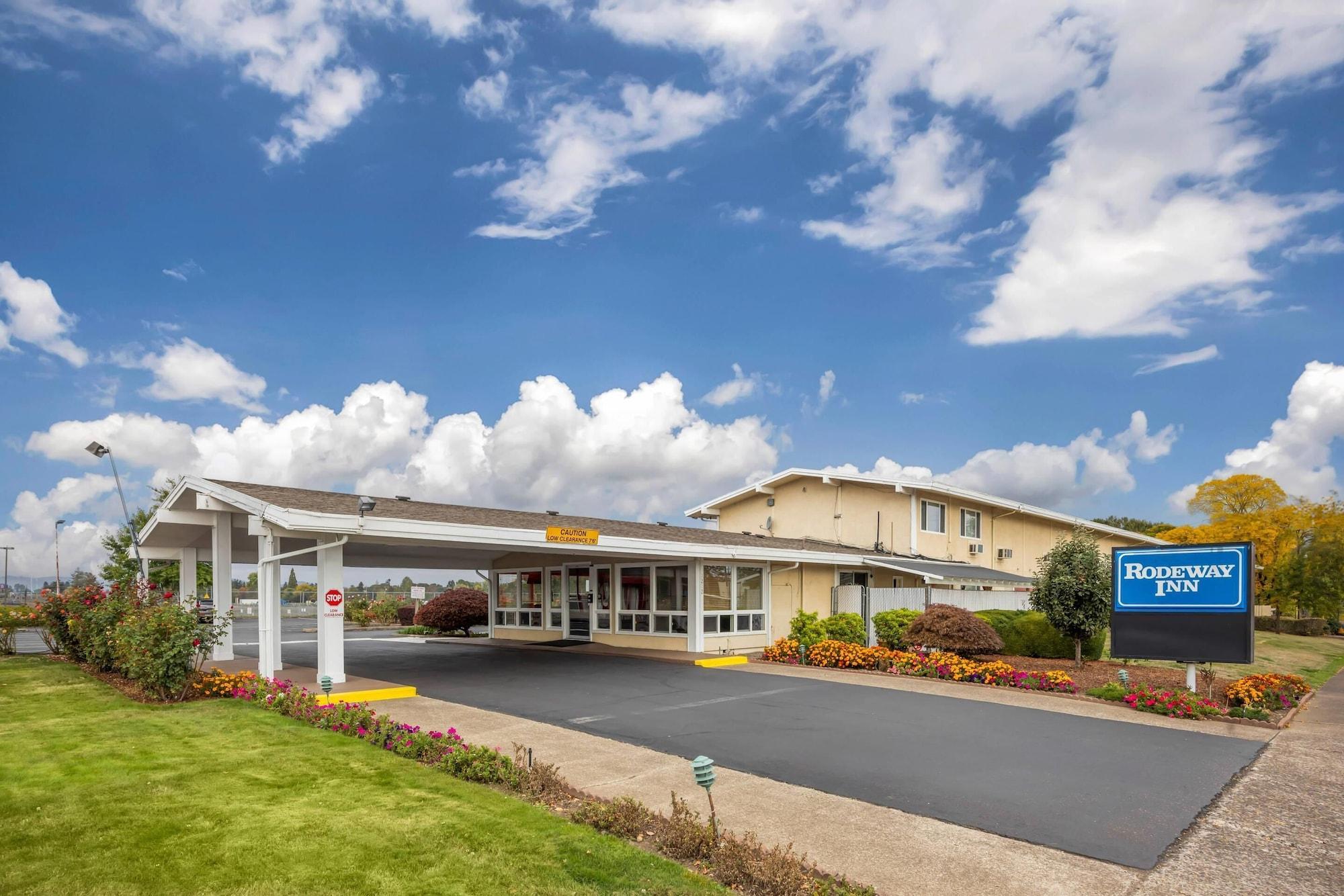 Vista Exterior Rodeway Inn Albany