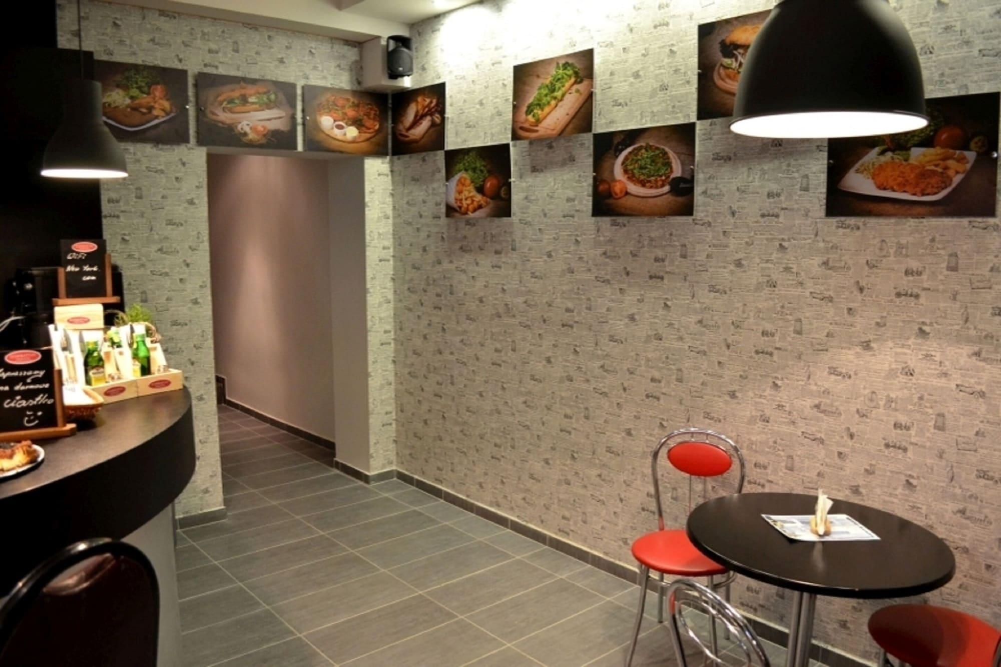 Bar/Salón Hostel Malinowski City