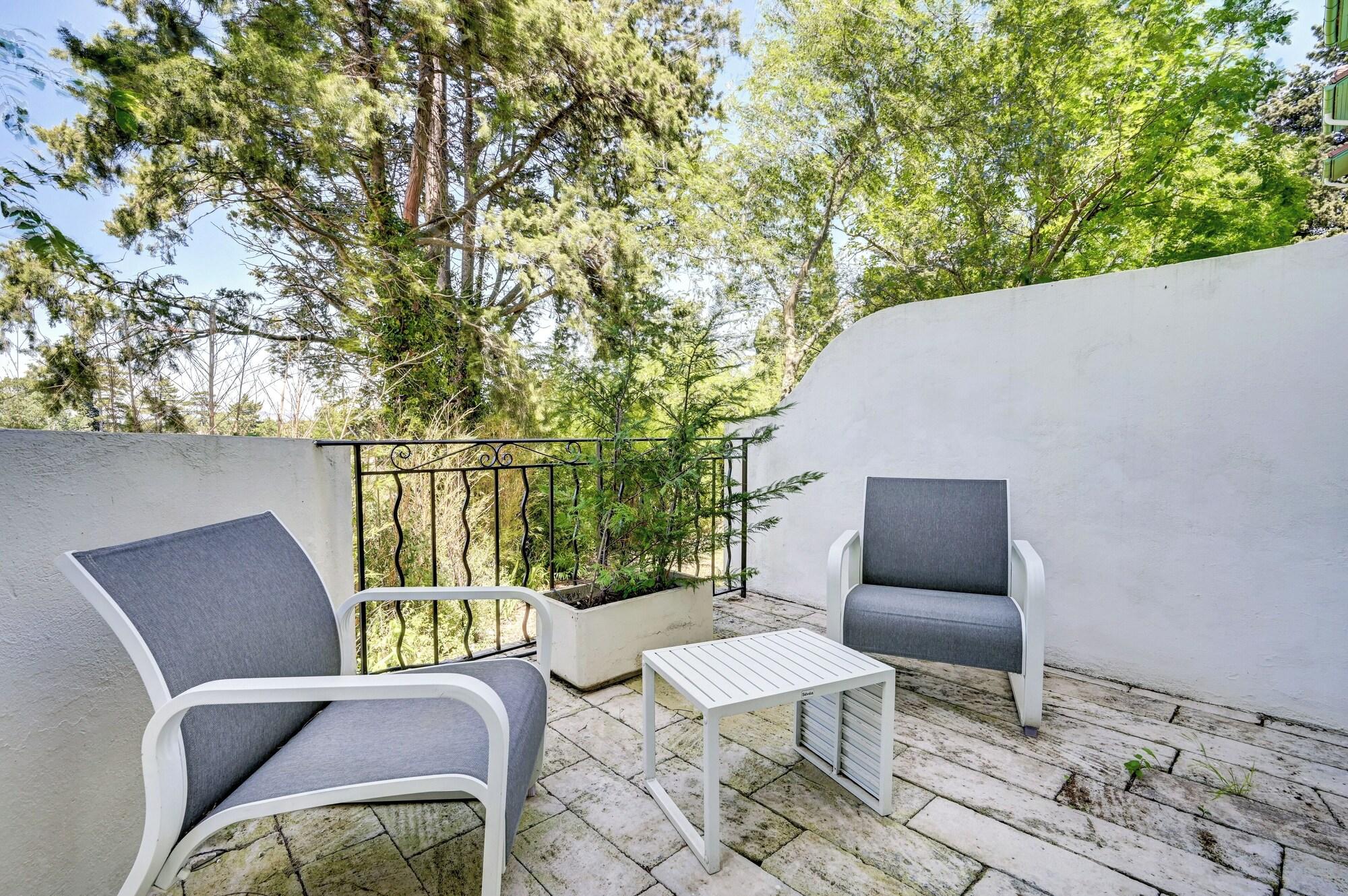Equipamiento de Habitación Logis Hotel Le Blason de Provence