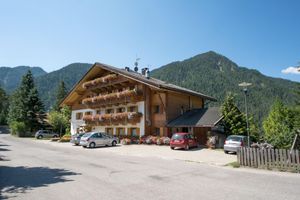 Alojamiento - Pension Arnica