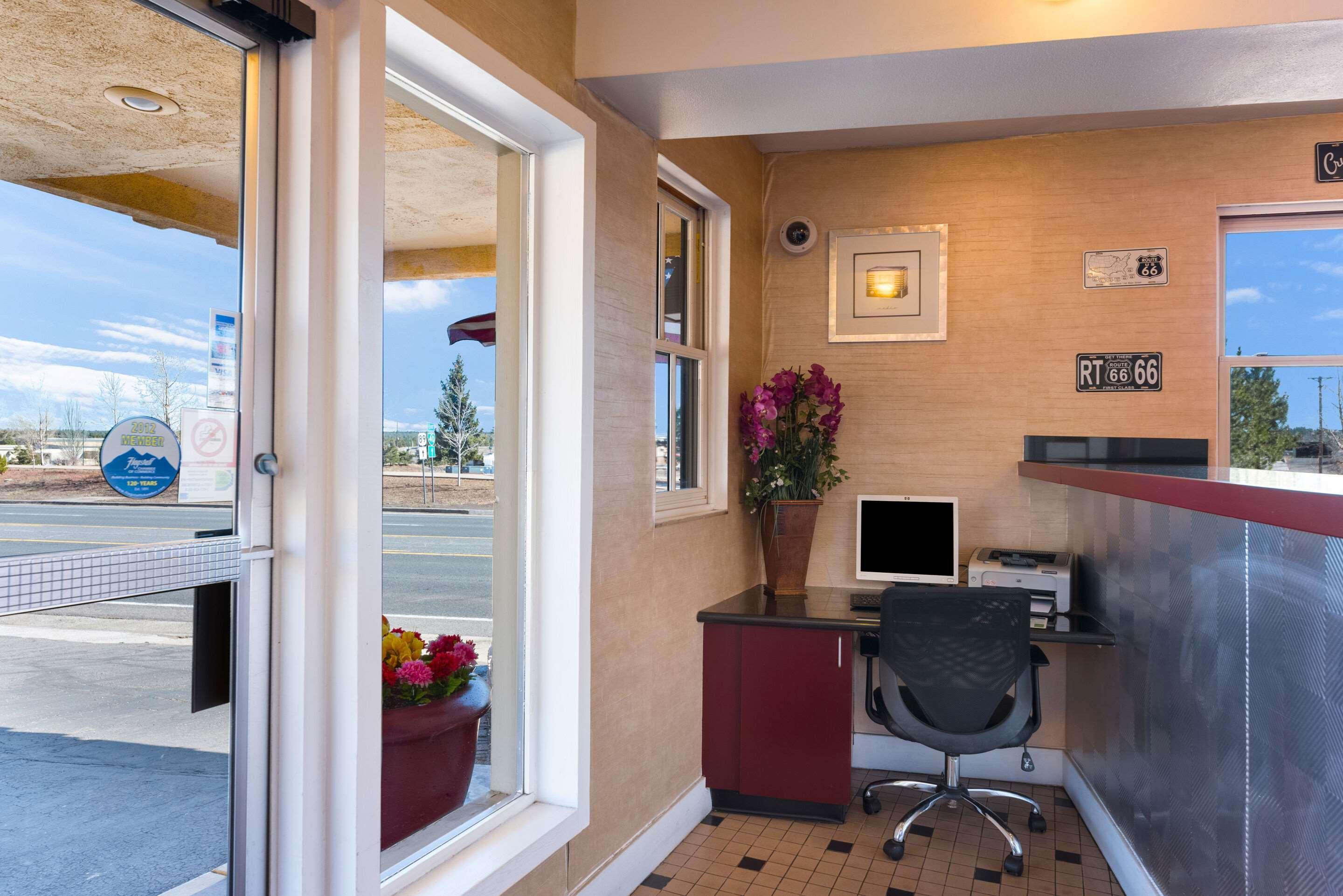 Centro de Negocios Kings House Motor Hotel