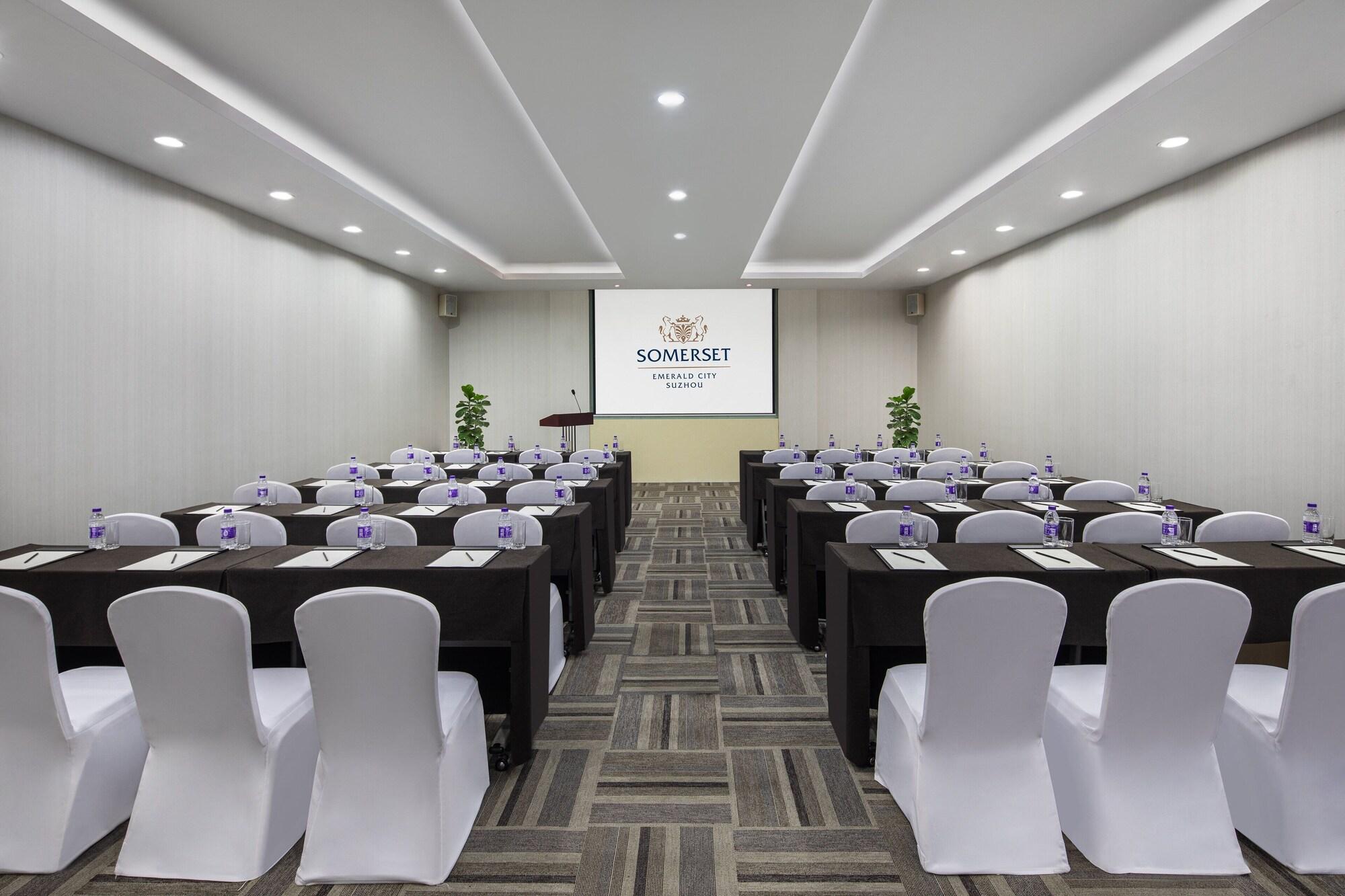 Sala de Reuniones Somerset Emerald City Suzhou