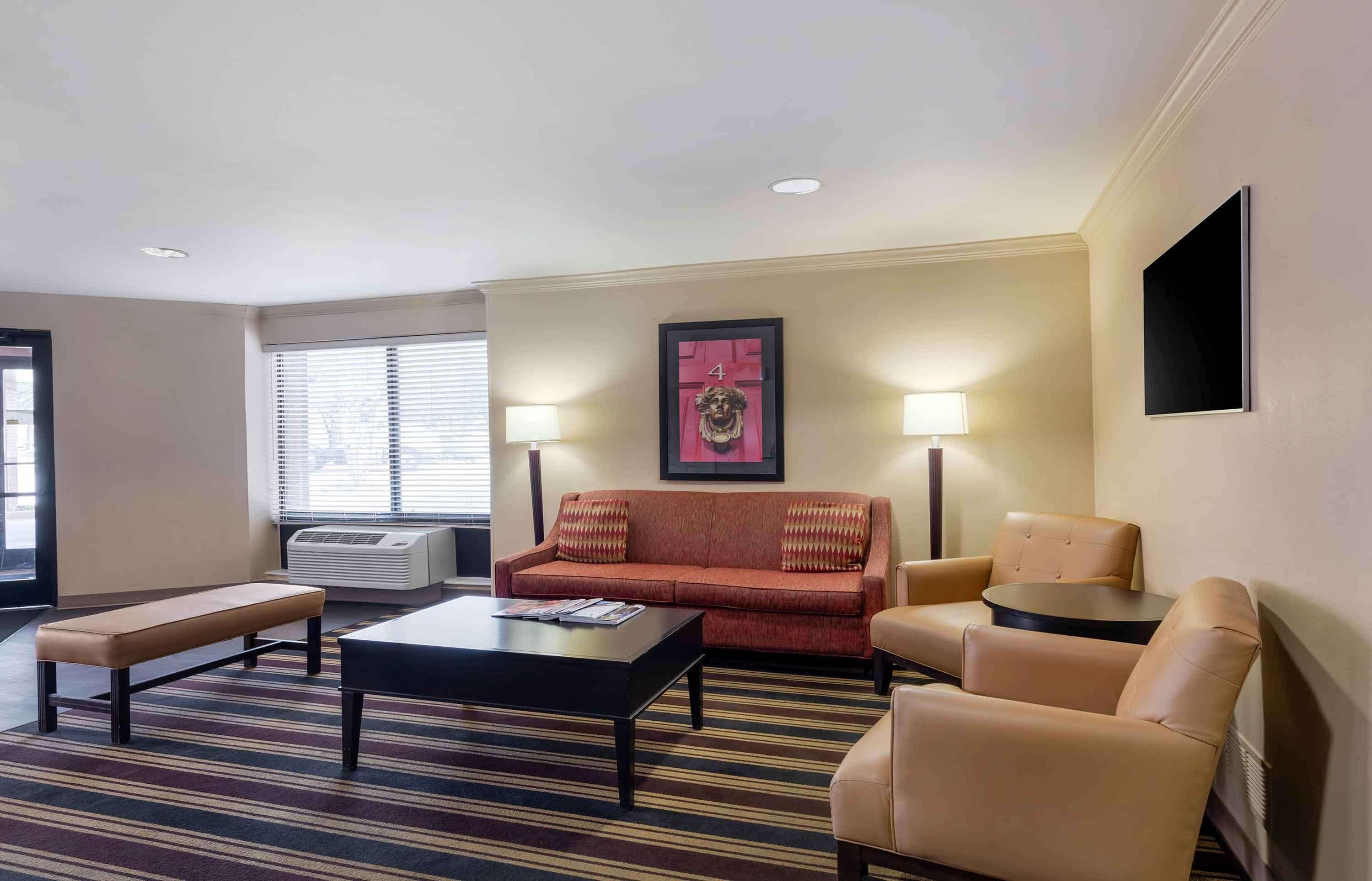Vista Lobby Extended Stay America Select Suites Dallas Farmers Branch
