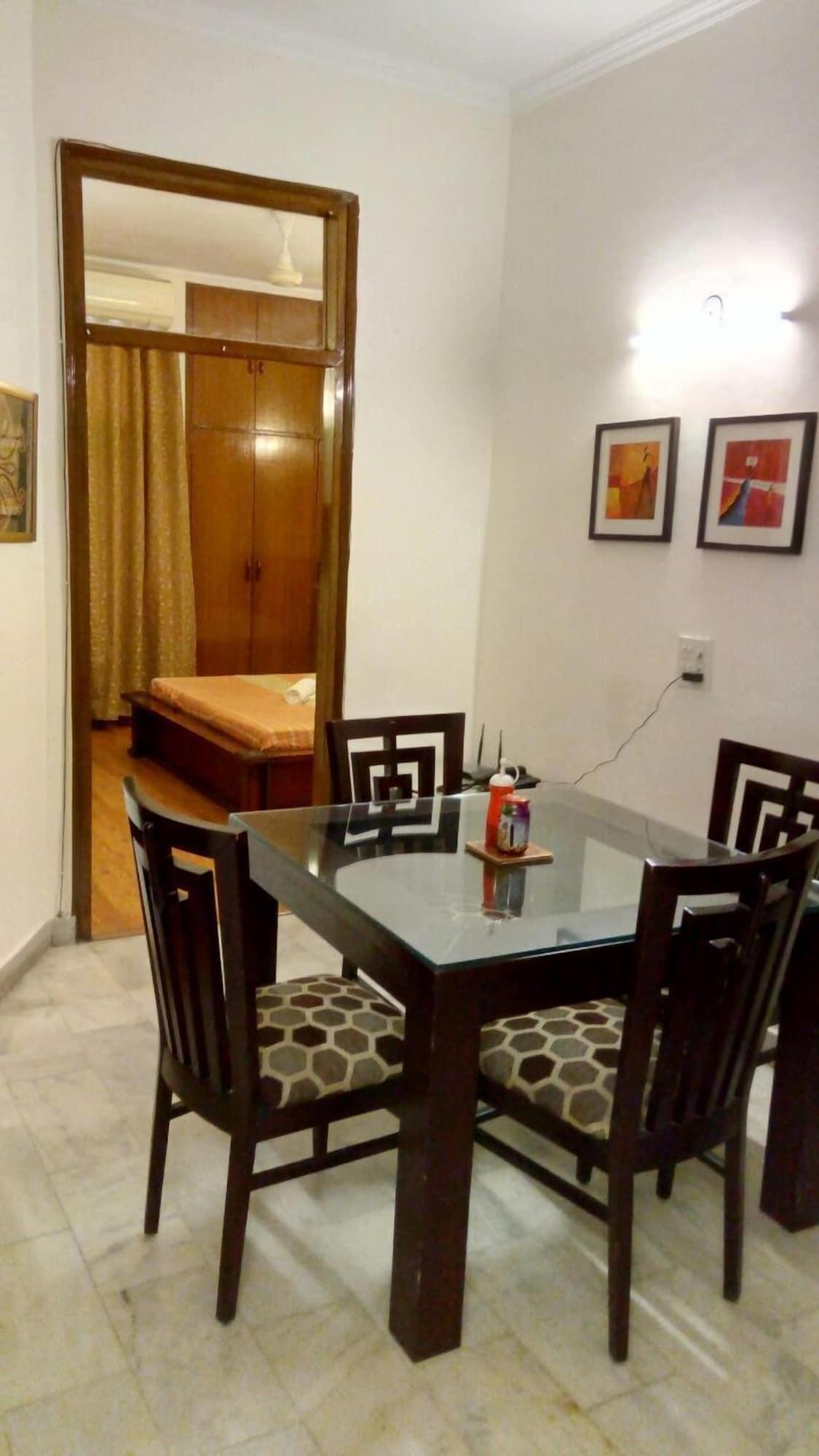 Restaurant Woodpecker BNB Hauz Khas