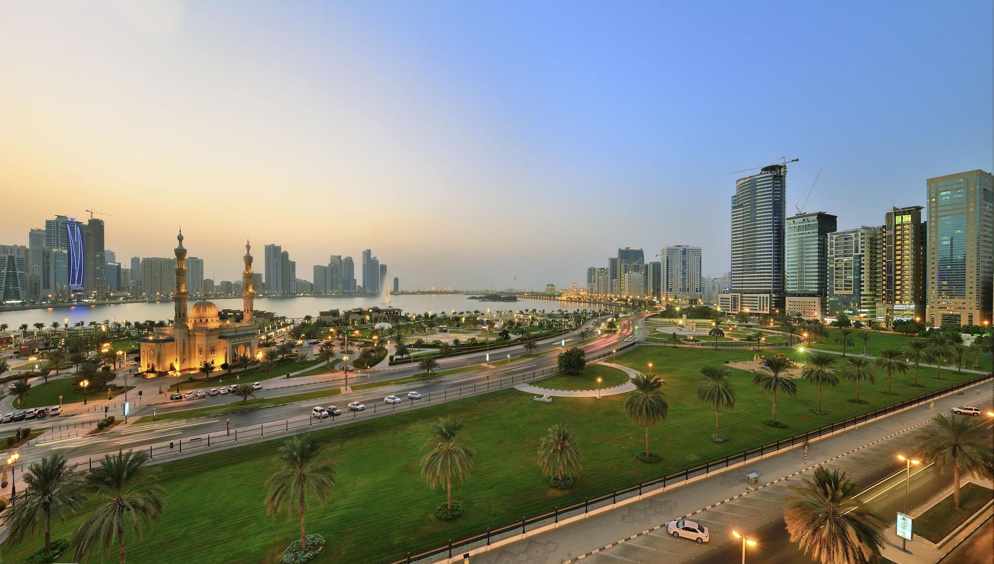 Vista Exterior Al Majaz Premiere Hotel Apartment