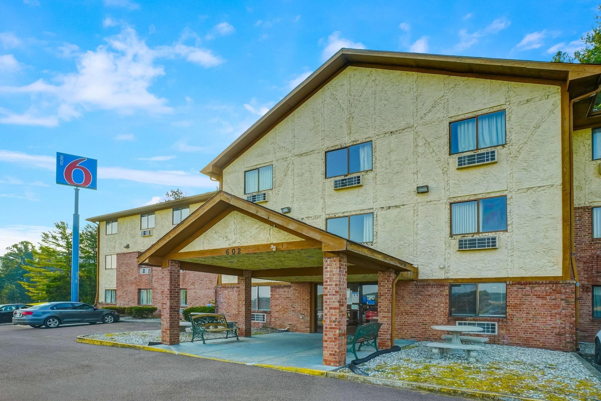 Vista Exterior Motel 6 Morehead, KY