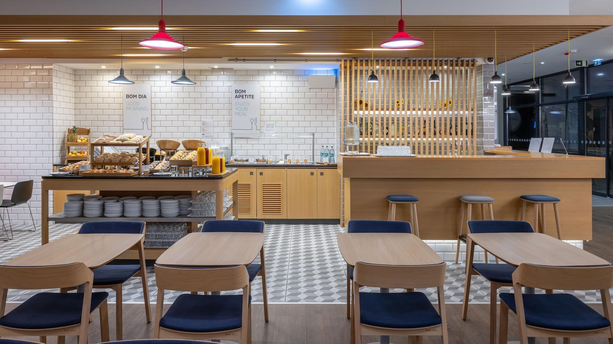 Restaurant Holiday Inn Express Porto City Center by IHG