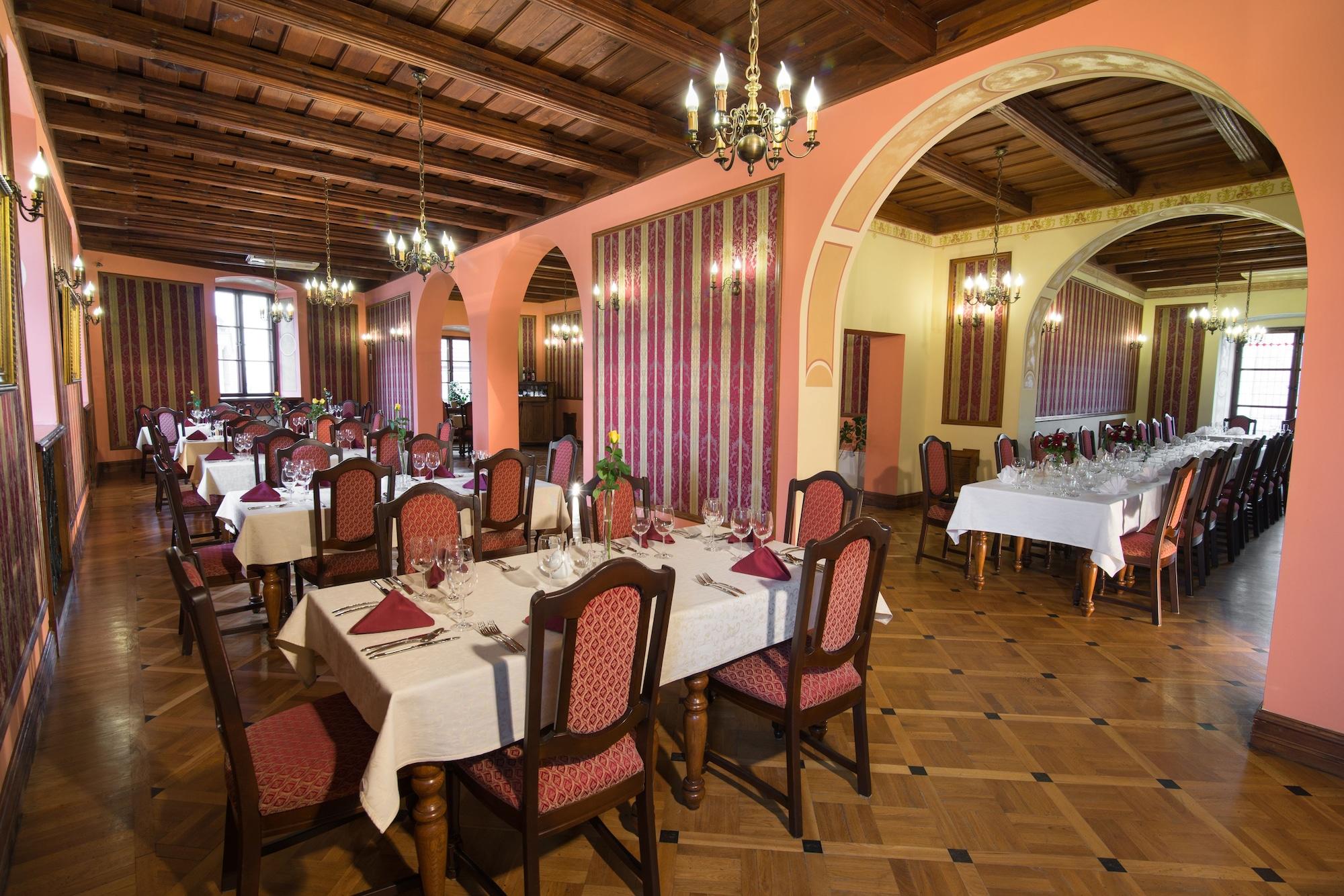 Salón de Baile Hotel pod Cizemka
