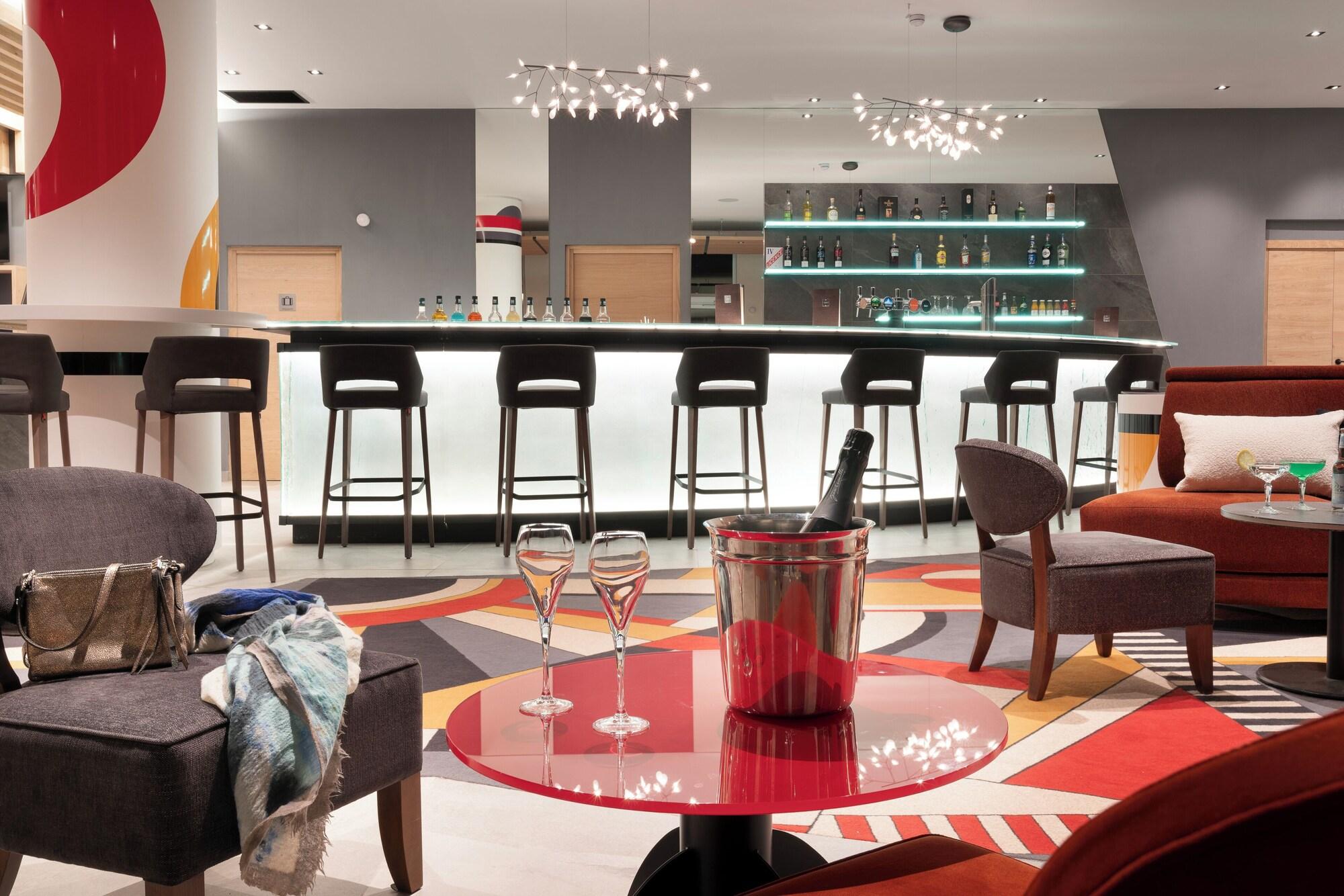 Bar/Salón MGM Hôtels & Résidences – Hôtel Alhena