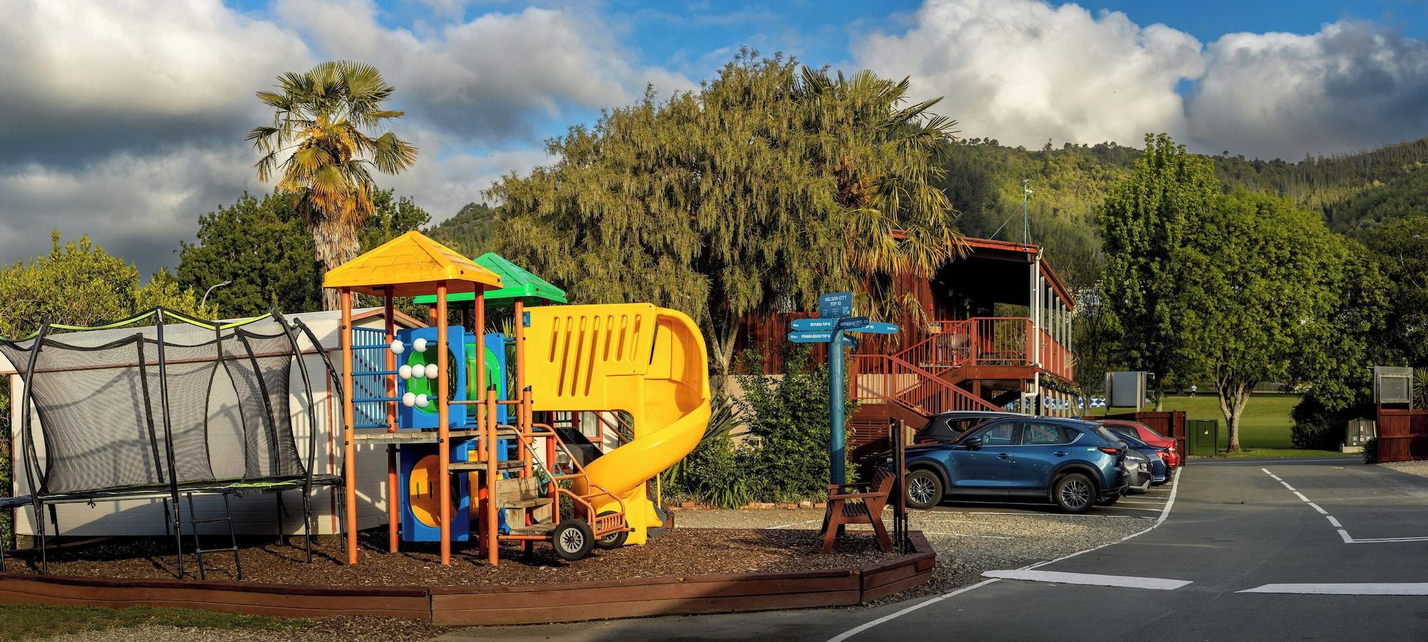 Vista Exterior Nelson City TOP 10 Holiday Park