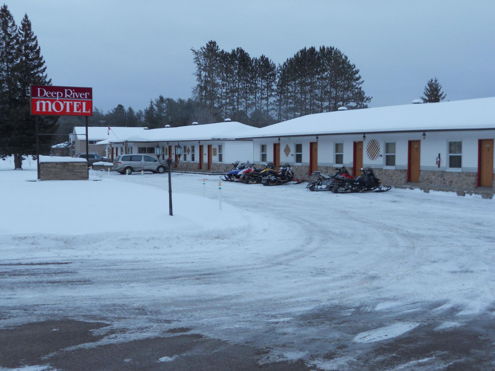 Vista Piscina Deep River Motel