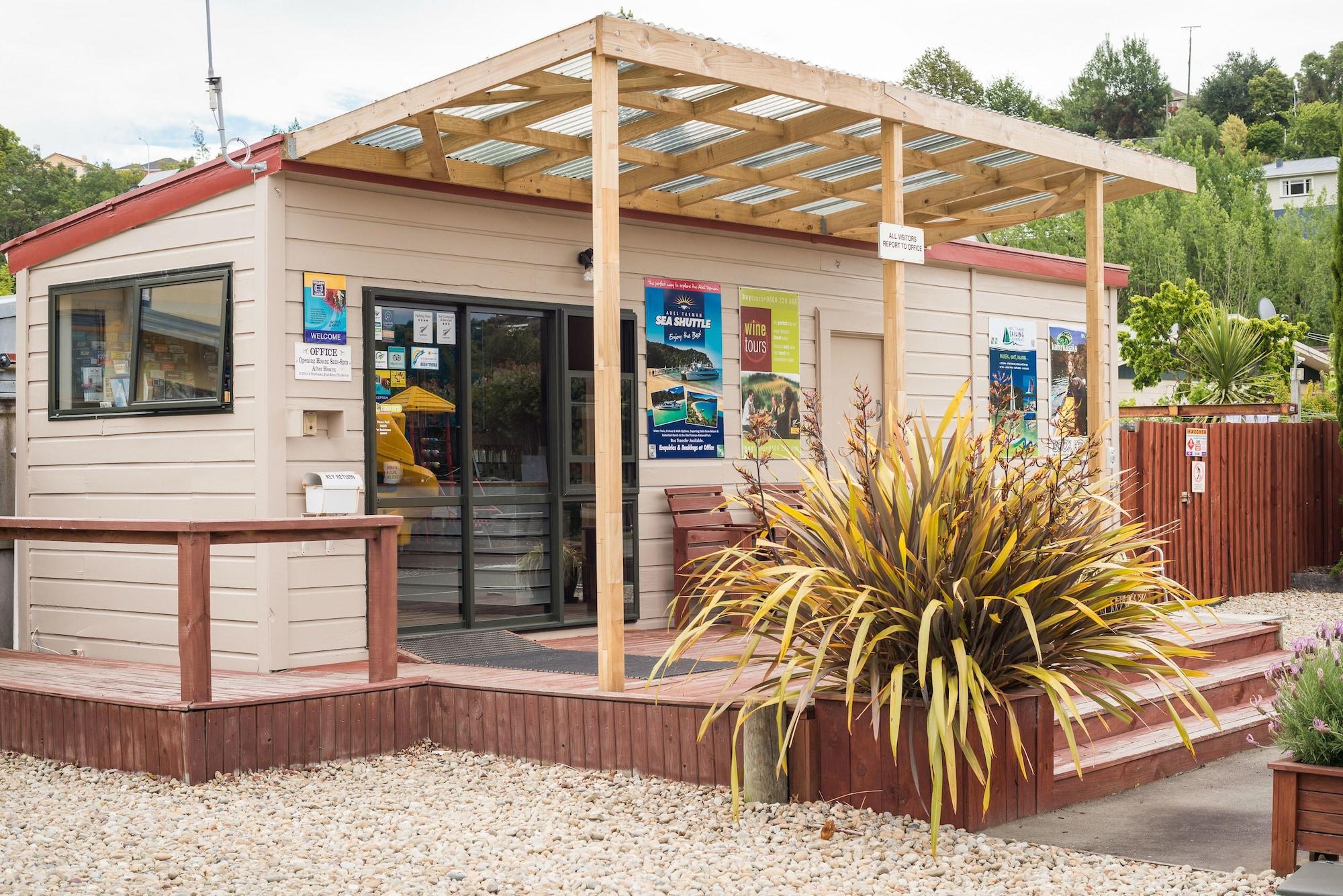 Vista Lobby Nelson City TOP 10 Holiday Park