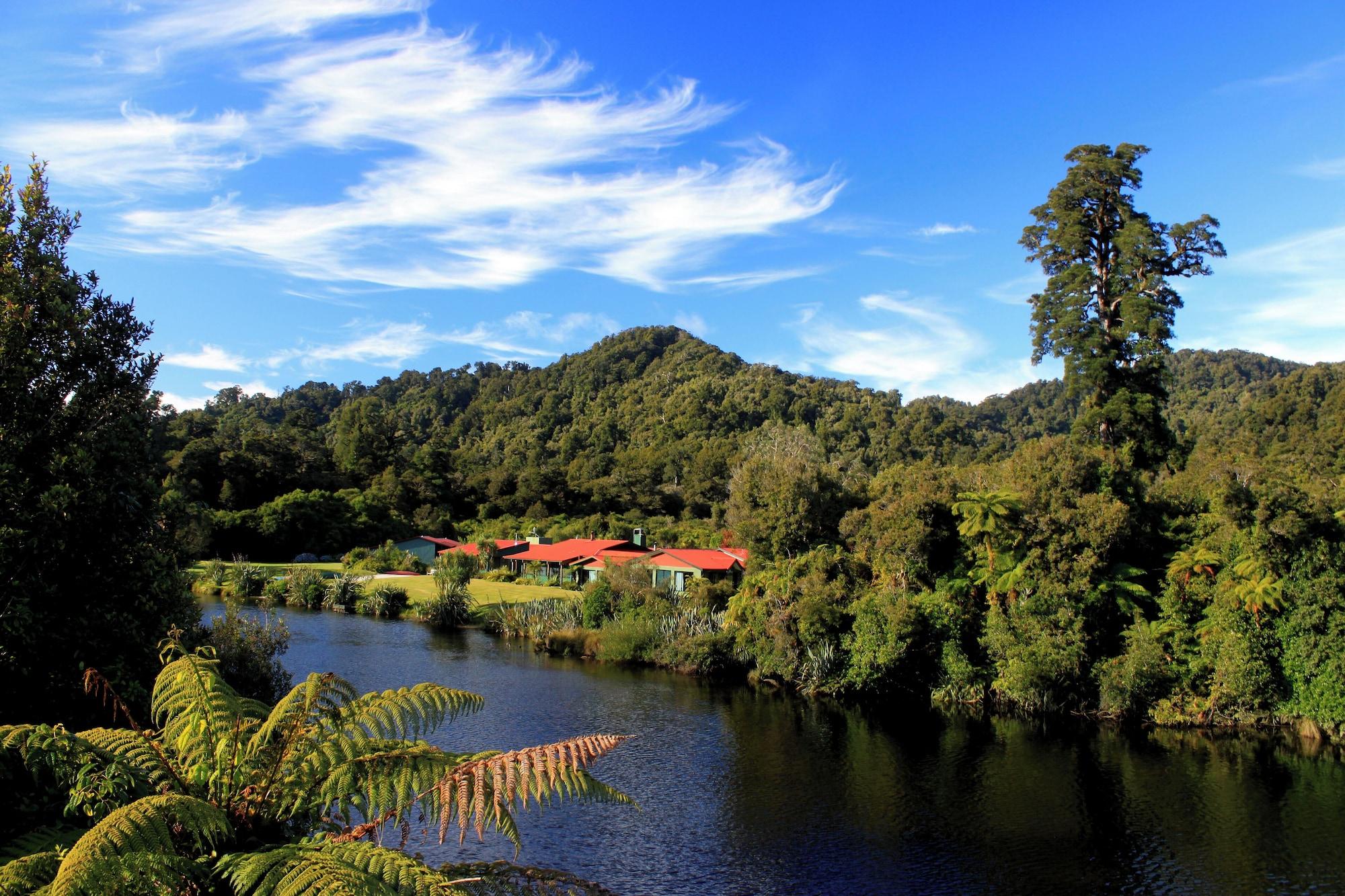 Vista Exterior Wilderness Lodge Lake Moeraki