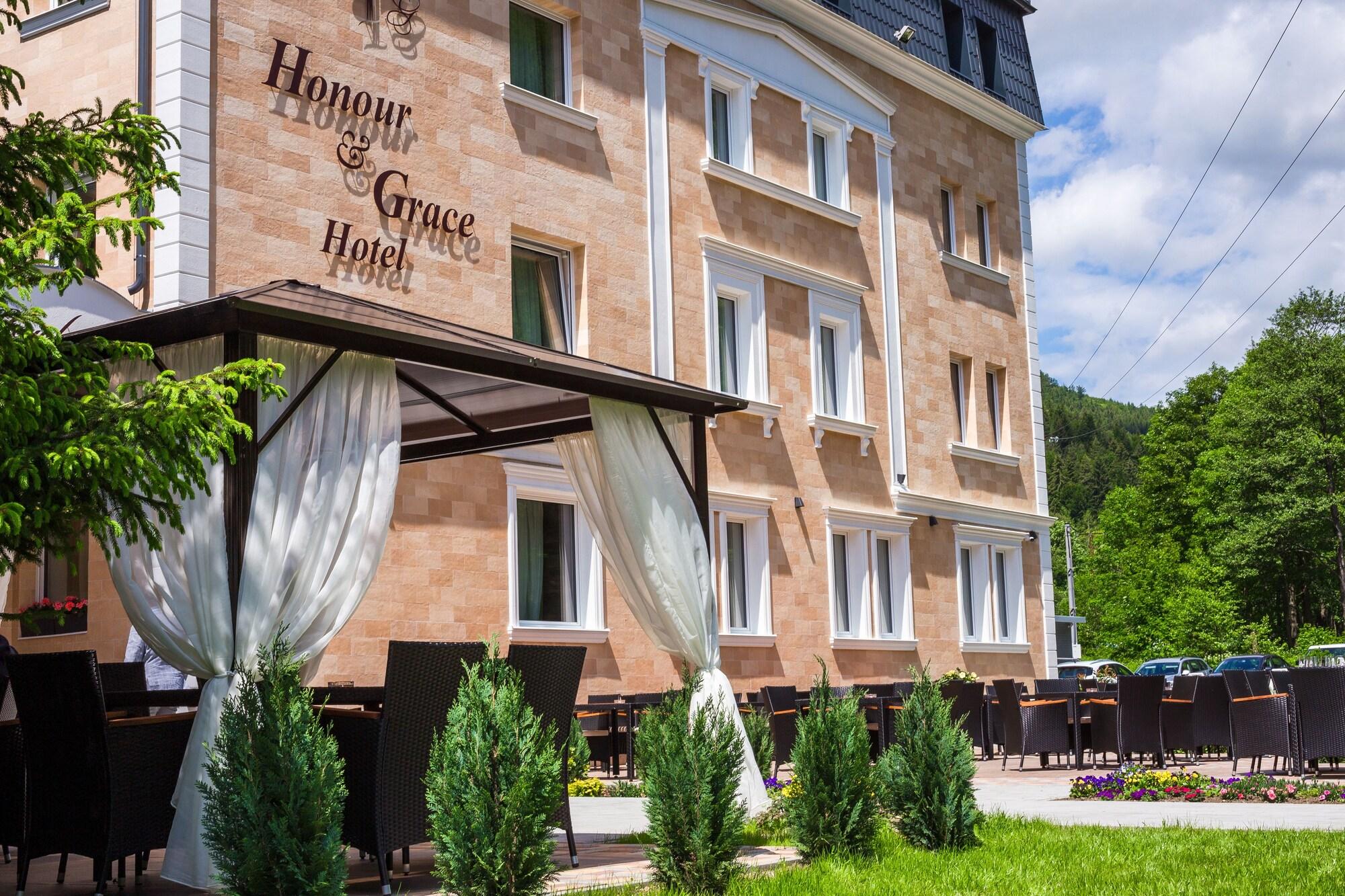 Vista Exterior Honour and Grace Hotel