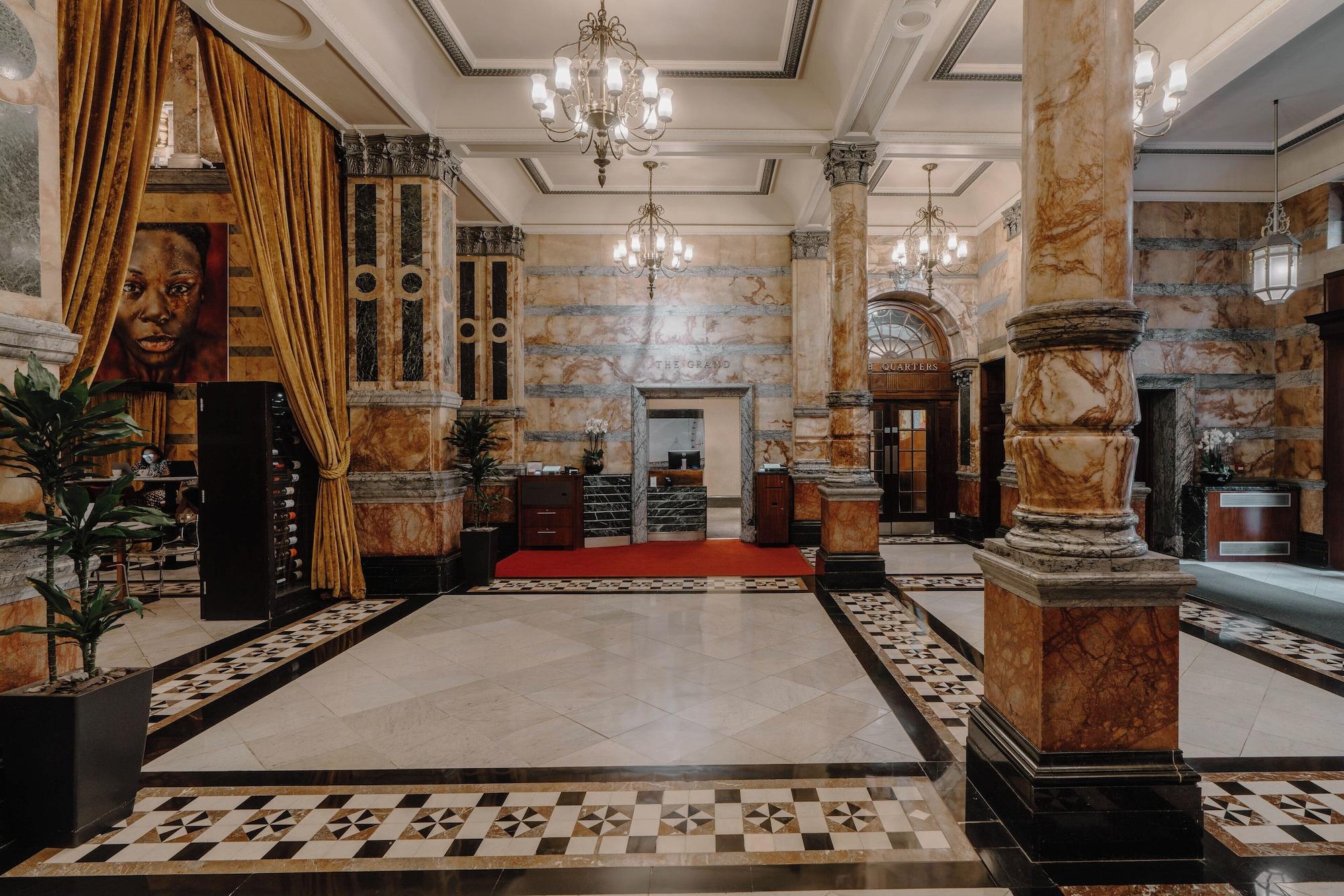 Bar/Salón The Grand at Trafalgar Square