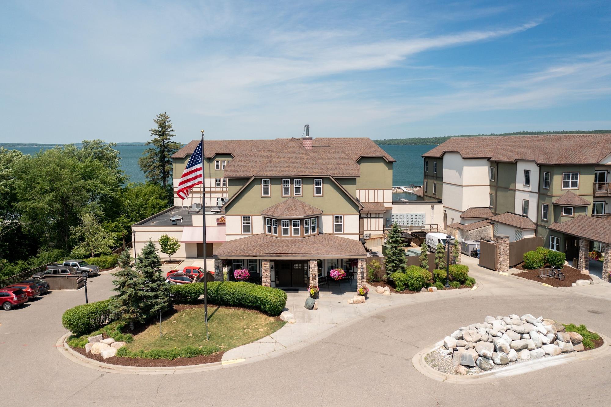 Vista Exterior Chase On The Lake Resort Hotel