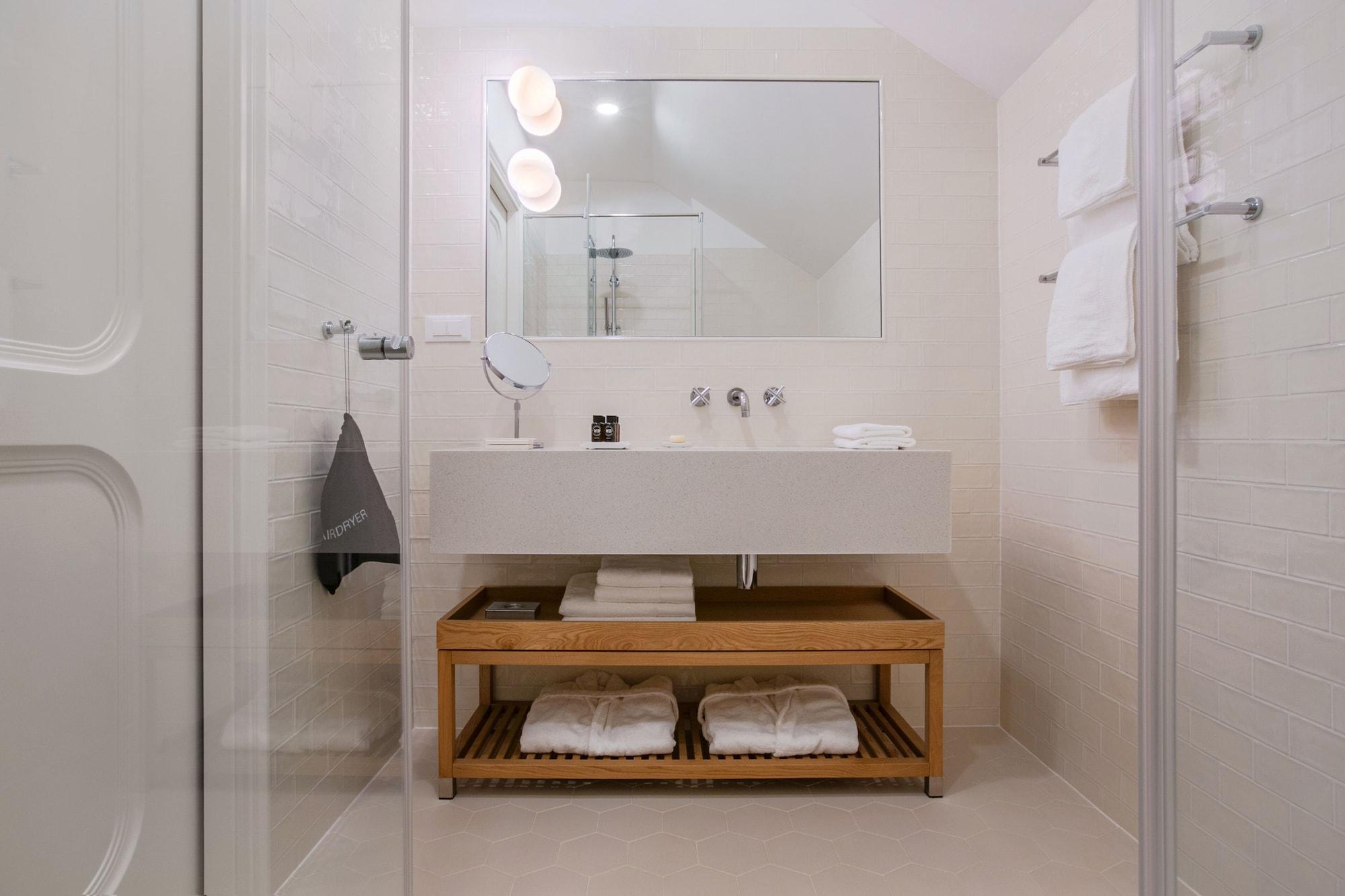 Equipamiento de Habitación Heritage Hotel Fermai