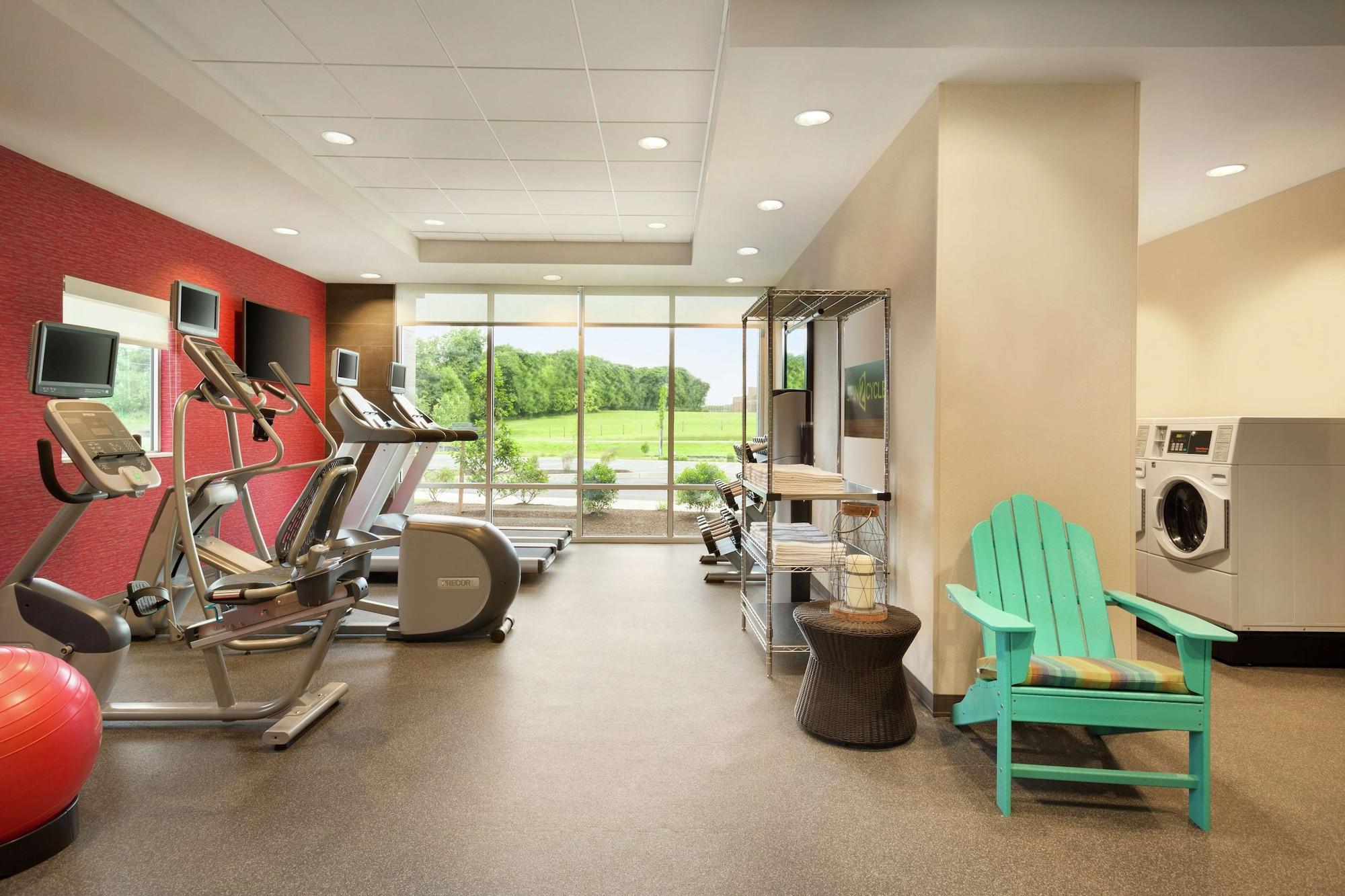 Gimnasio Home2 Suites by Hilton Frederick