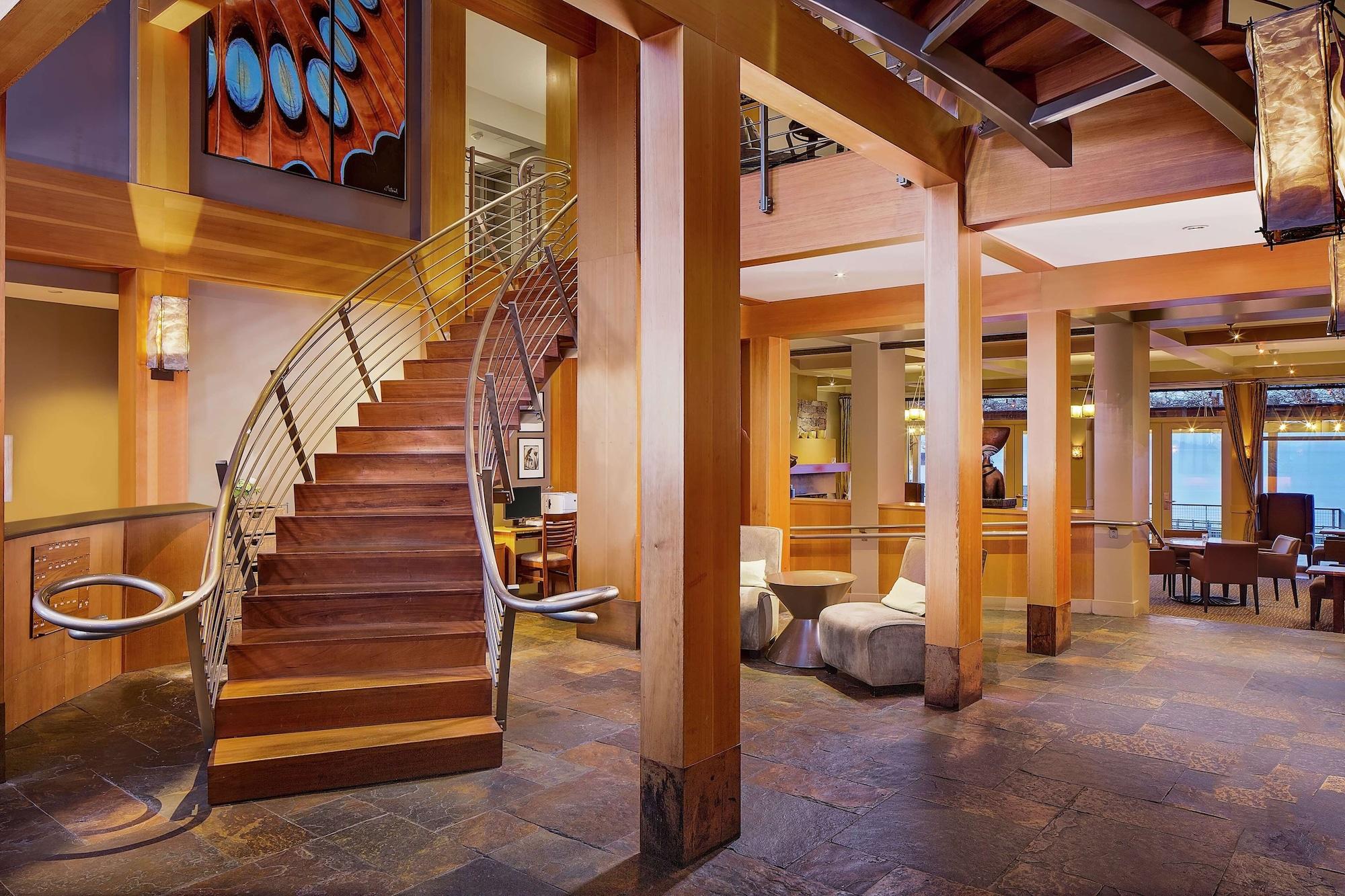 Vista Lobby Chrysalis Inn & Spa Bellingham, Curio Collection by Hilton