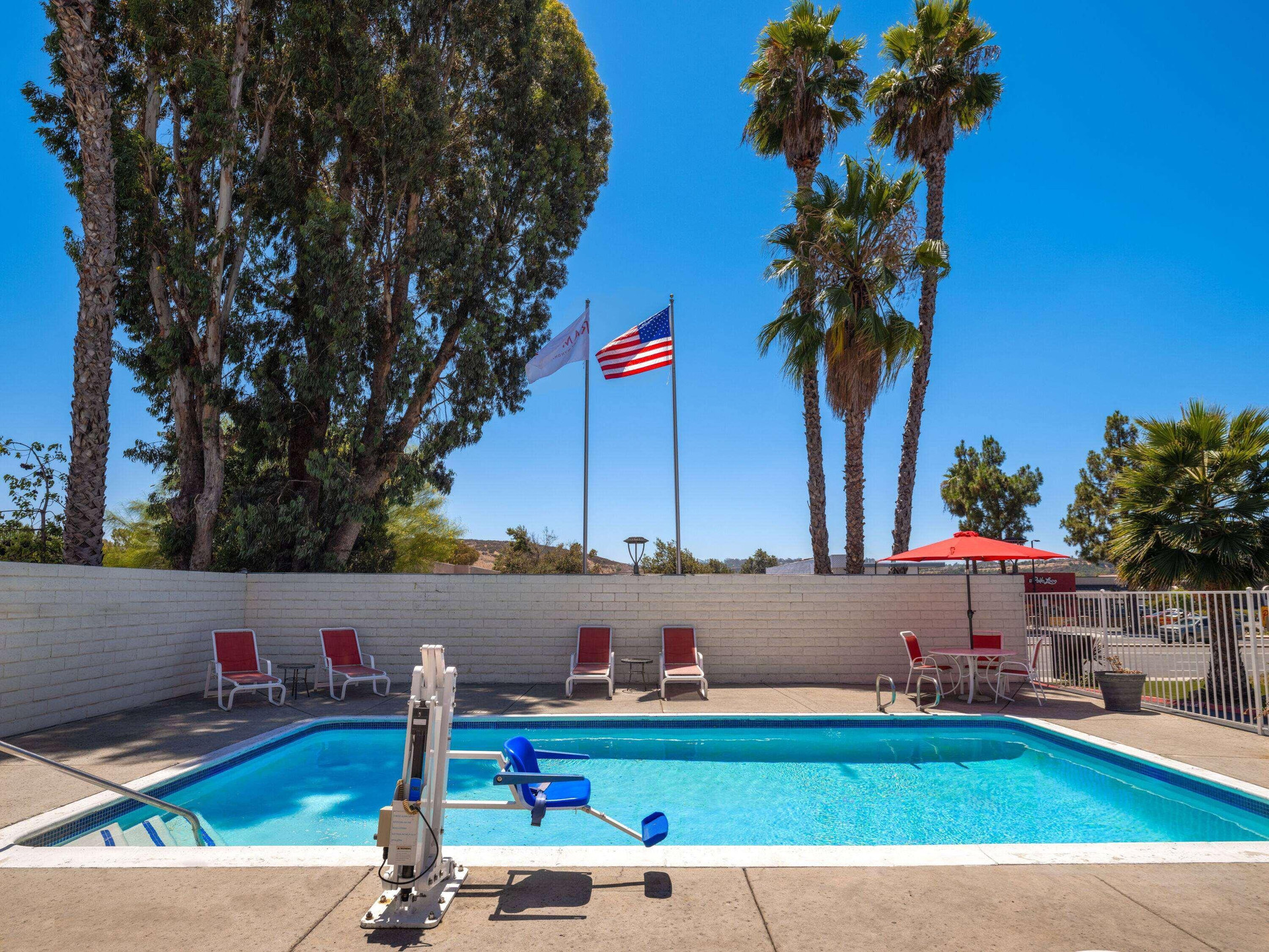 Vista Piscina Ramada By Wyndham San Diego Poway Miramar