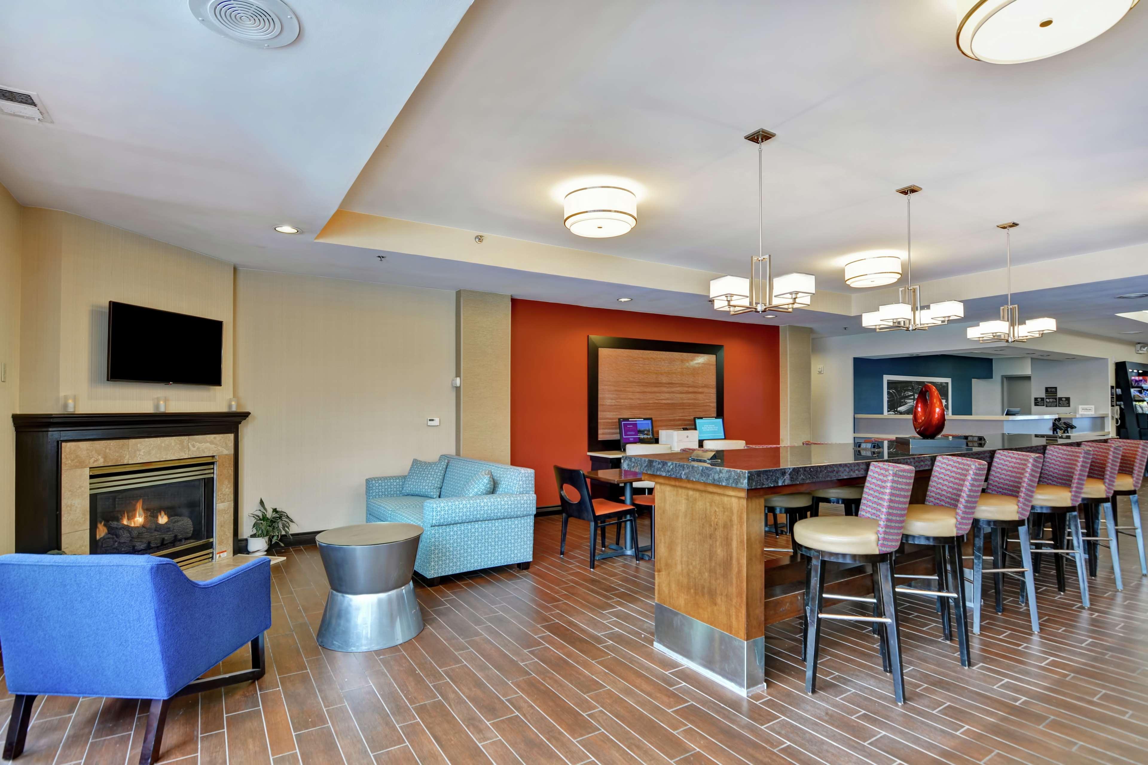 Vista Lobby Hampton Inn Scranton At Montage Mountain