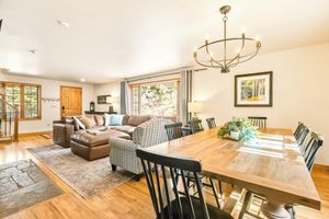 Alquiler Vacacional - Chipita Pines: Hot Tub Haven & Ultimate Relaxation