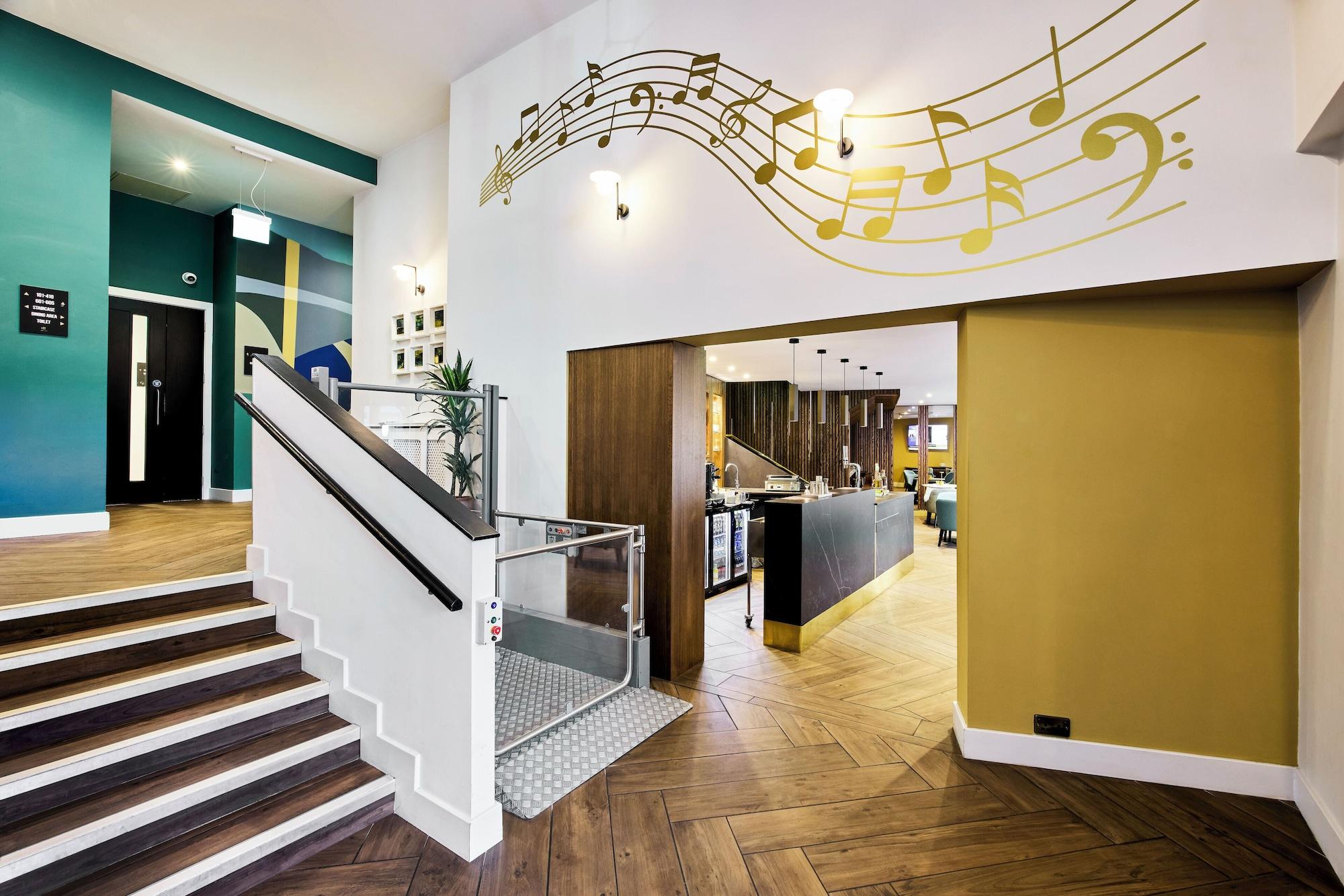 Vista Lobby Handel's Hotel
