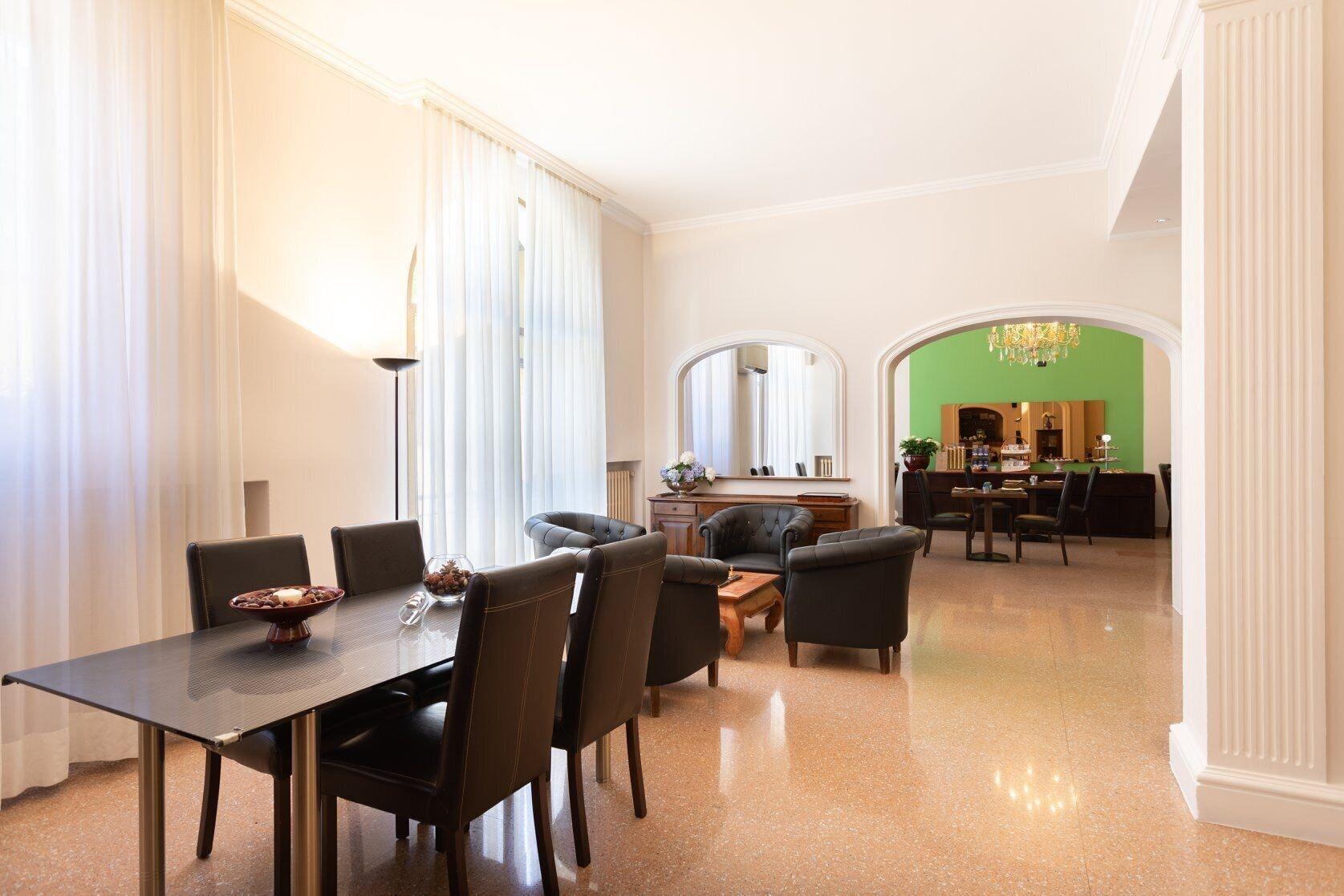 Vista Lobby Hotel dei Tigli