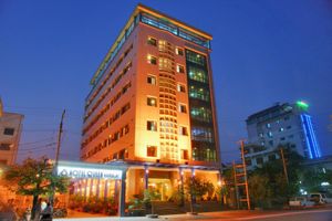 Alojamiento - Hotel Queen Mandalay