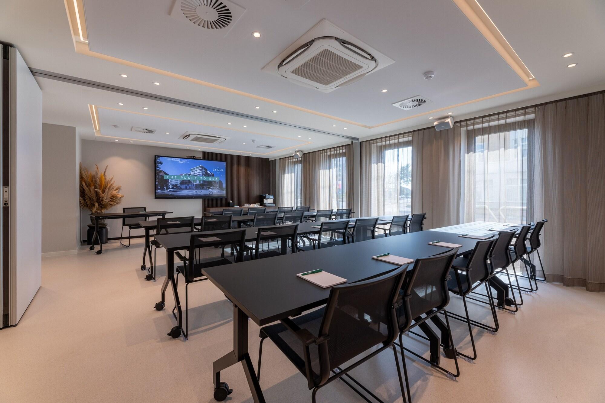 Sala de Reuniones The CORNR Hotel