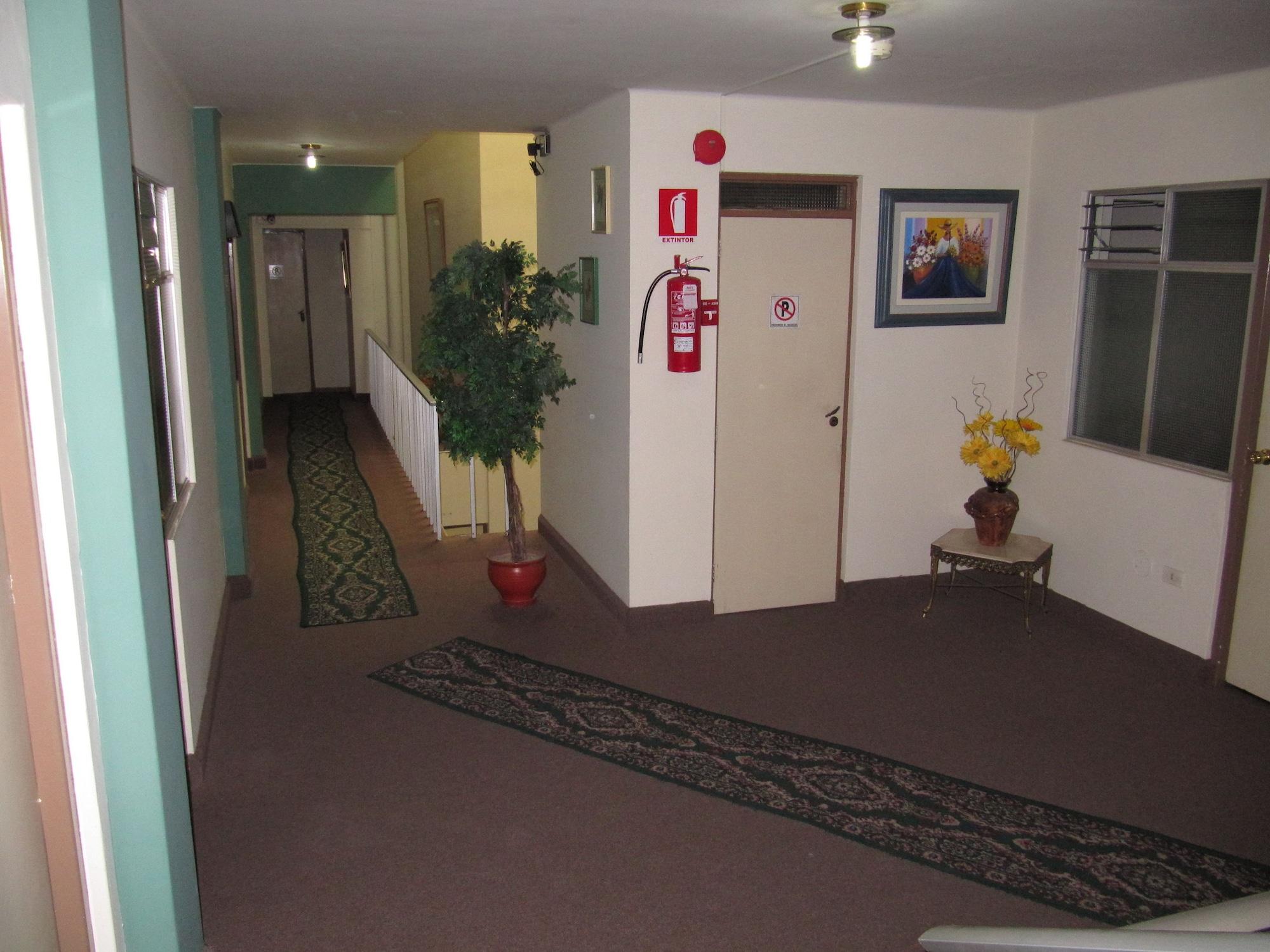 Varios Hostal Solari