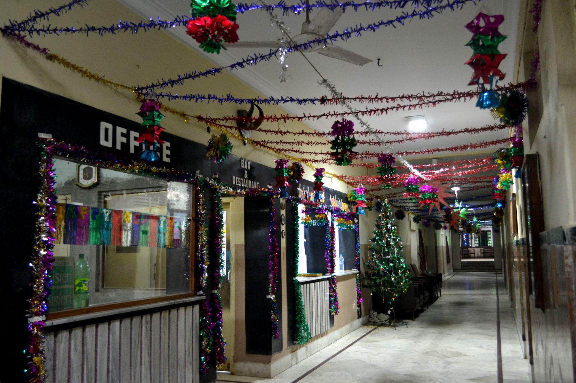 Varios Hotel Sea Hawk Digha