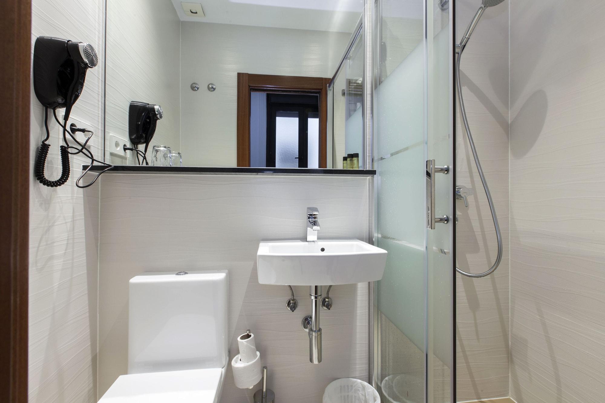 Equipamiento de Habitación Hostal Castilla I - Atocha