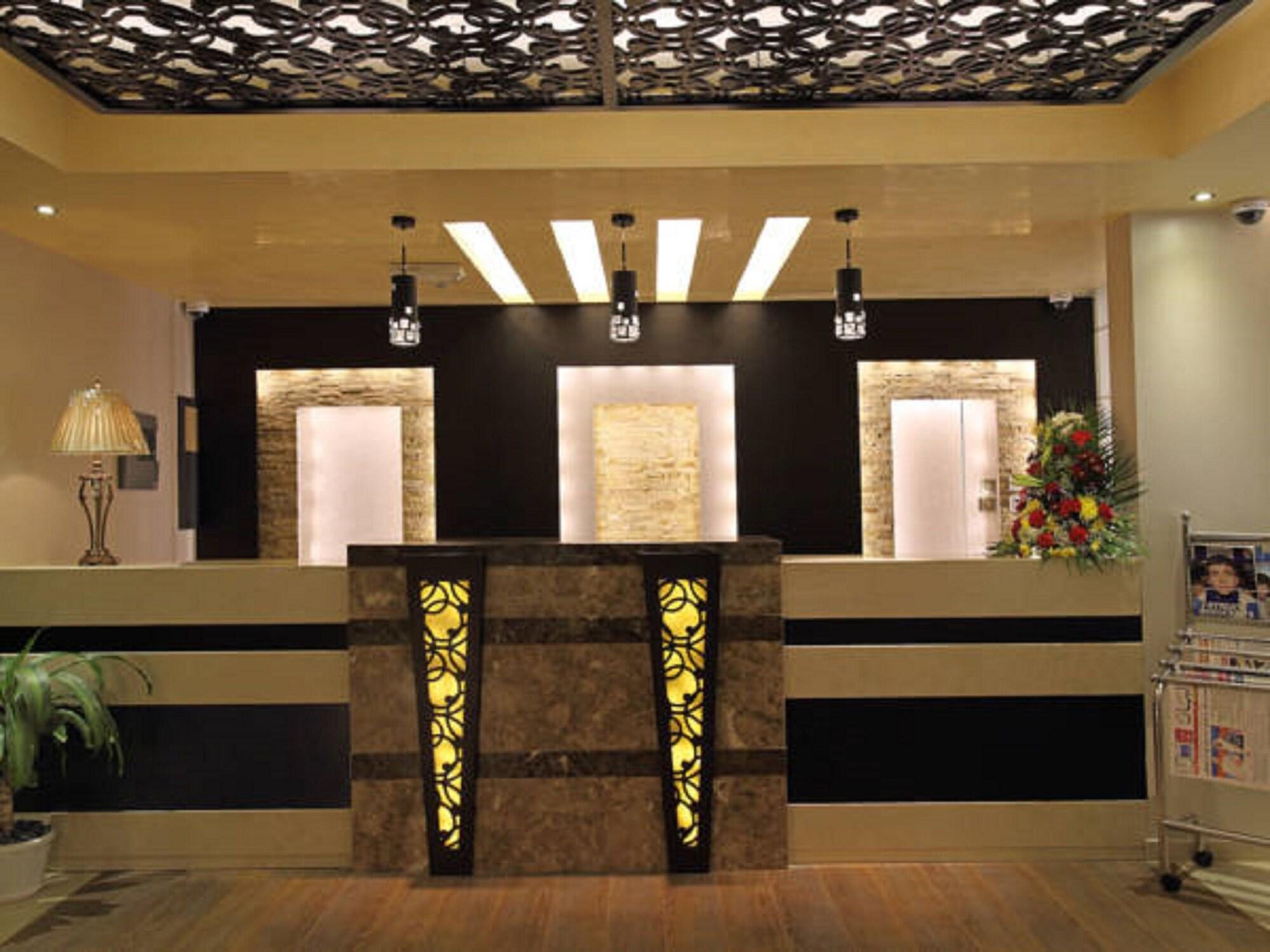 Vista Lobby Florida Al Souq Hotel