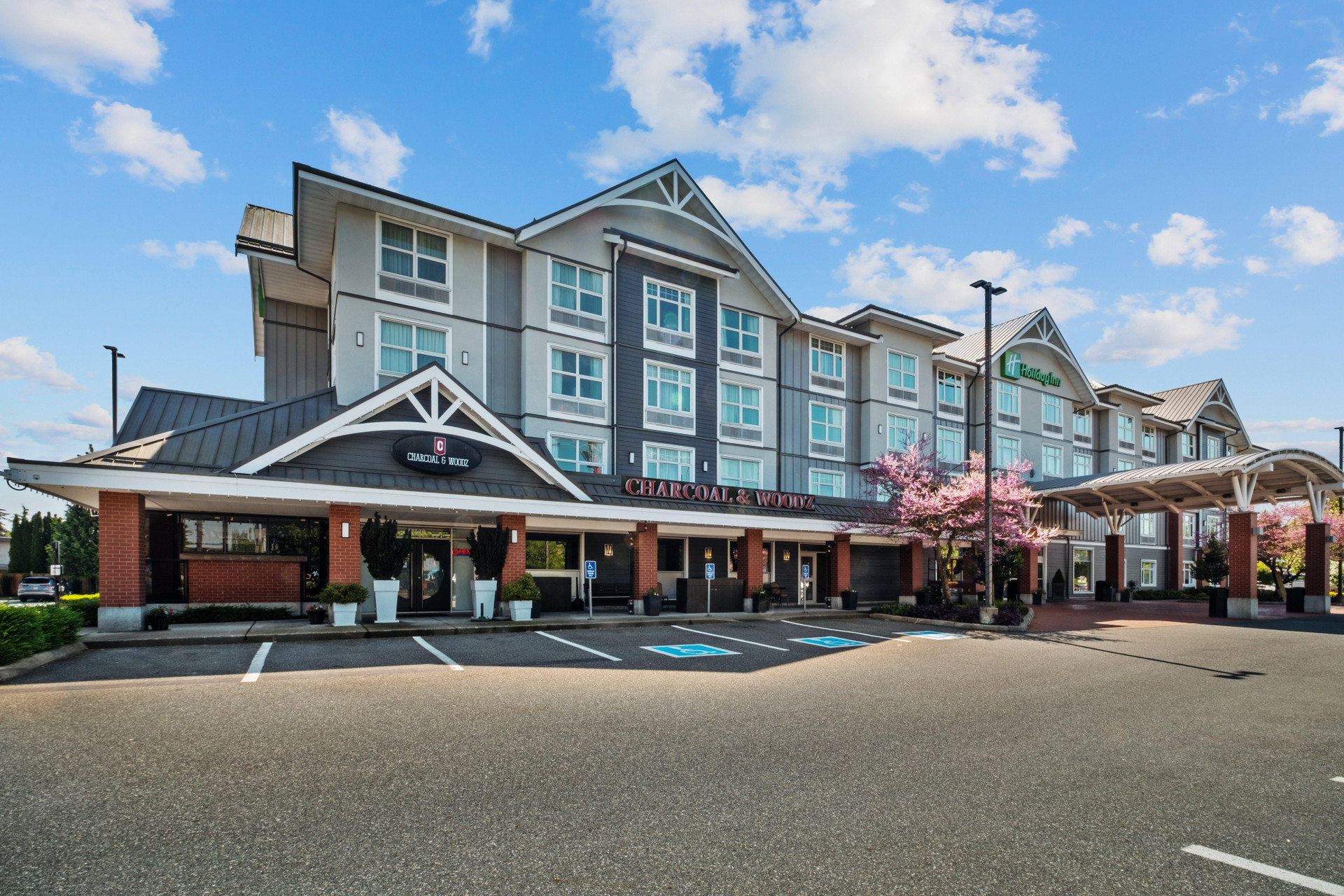Vista Exterior Holiday Inn Hotel & Suites Surrey East Cloverdale by IHG
