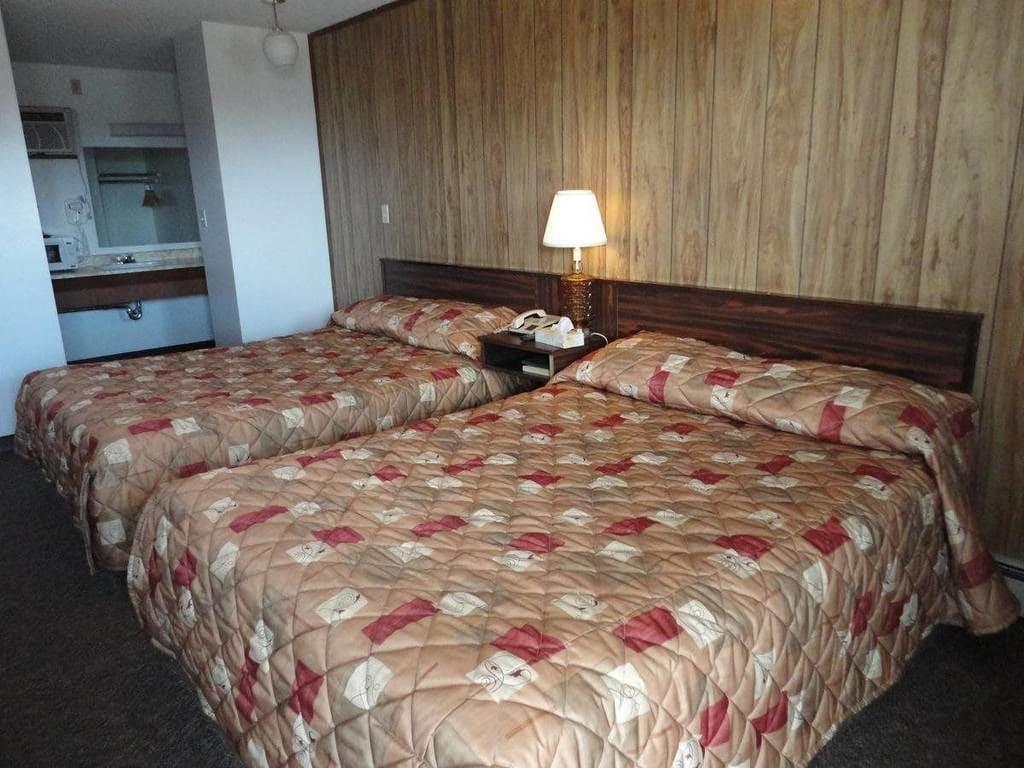 Varios Elk Point Motel & RV Park