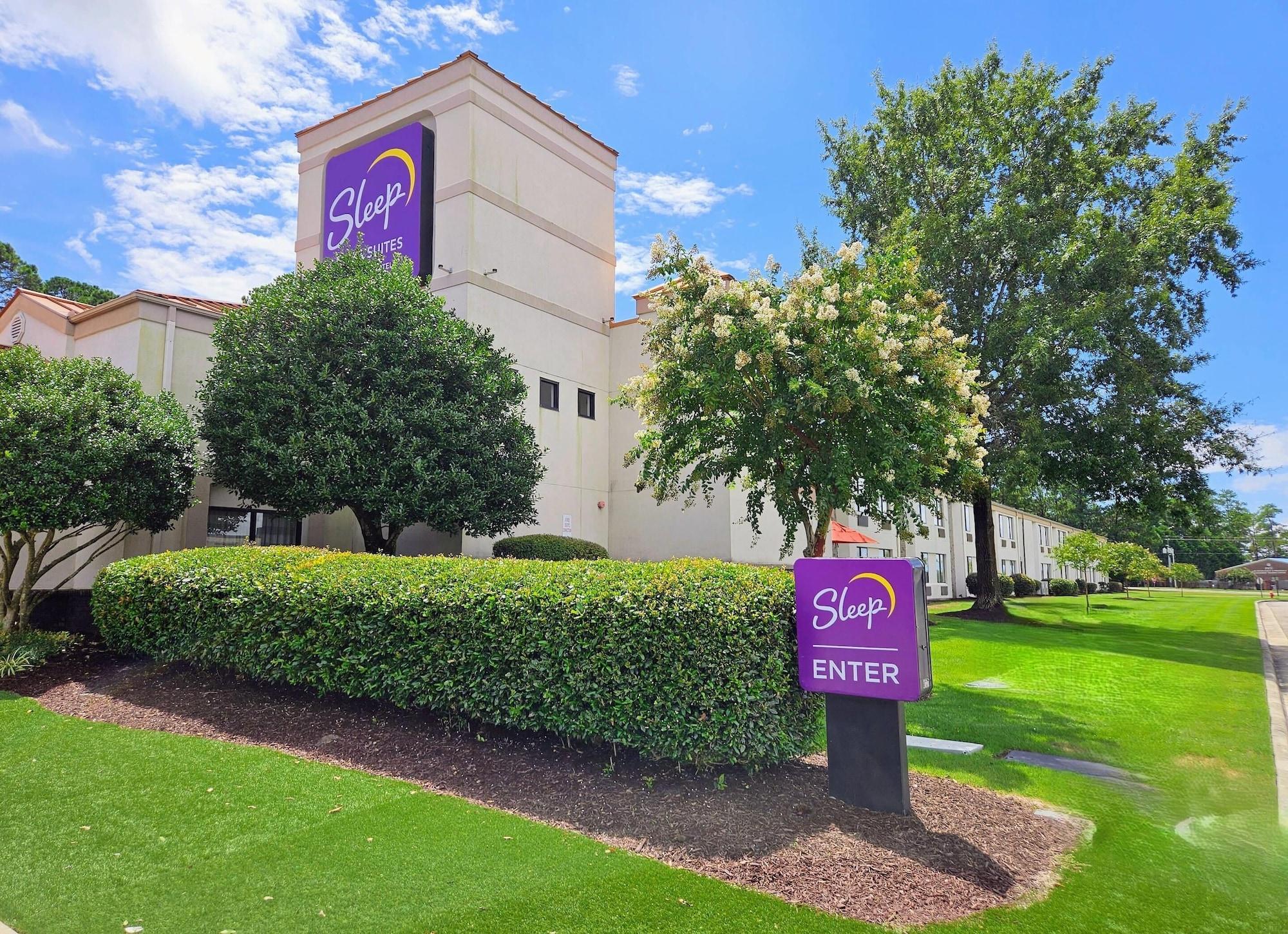 Vista Exterior Sleep Inn & Suites Spring Lake - Fayetteville near Fort Bragg