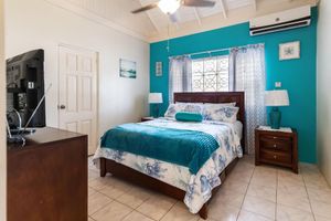 Arriendo temporal - Yancey Largo Villa Perfect Jamaica Ironshore Getaway w Private Pool and Onsite Staff Services by RedAwning