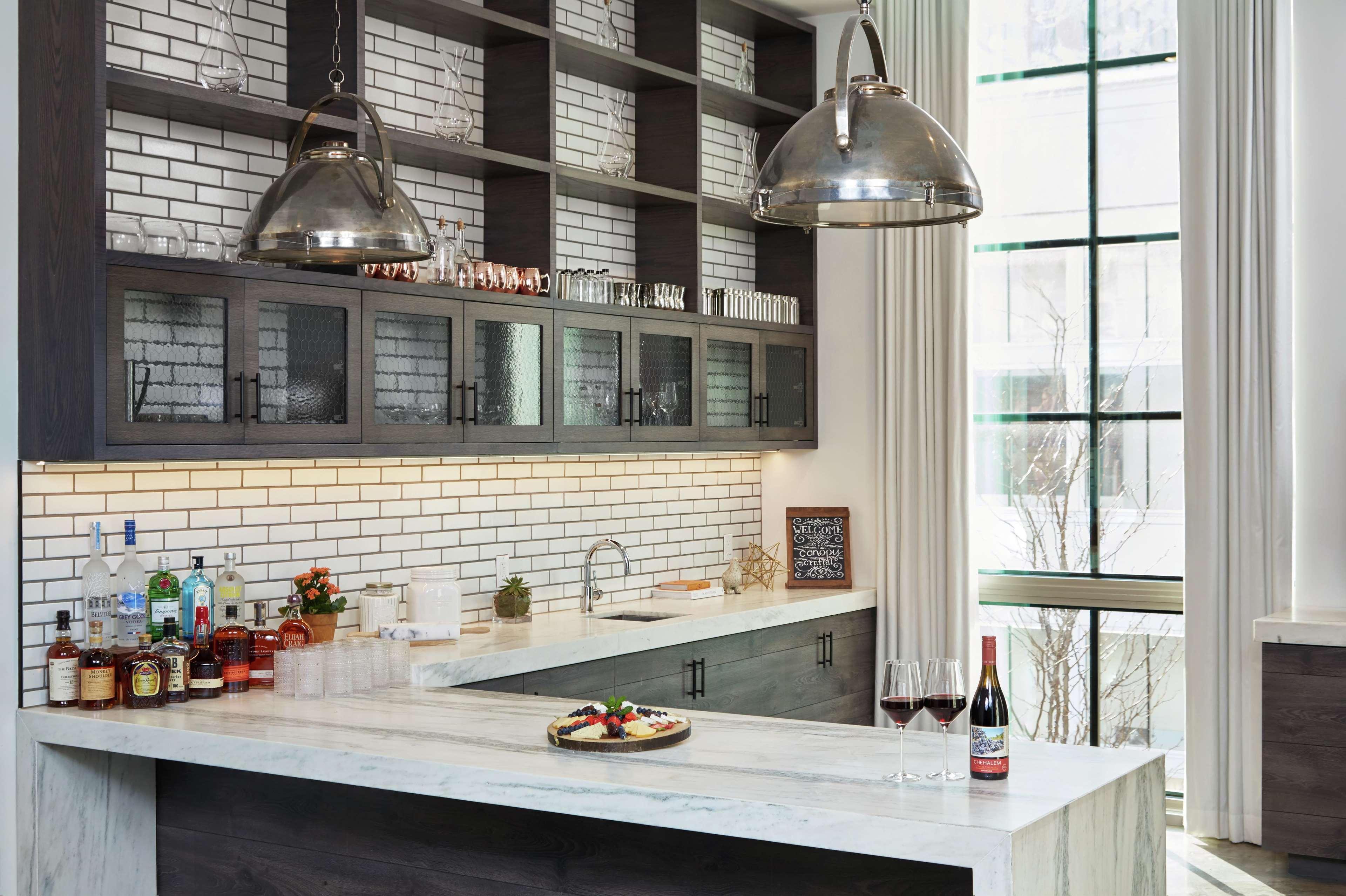 Bar/Salón Canopy Washington, DC - Bethesda North, MD