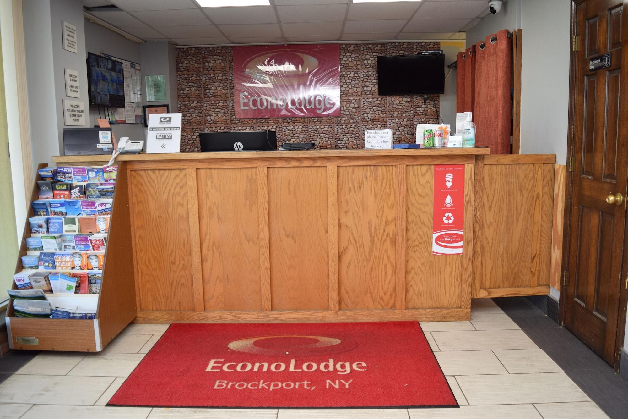 Vista Lobby Econo Lodge Brockport