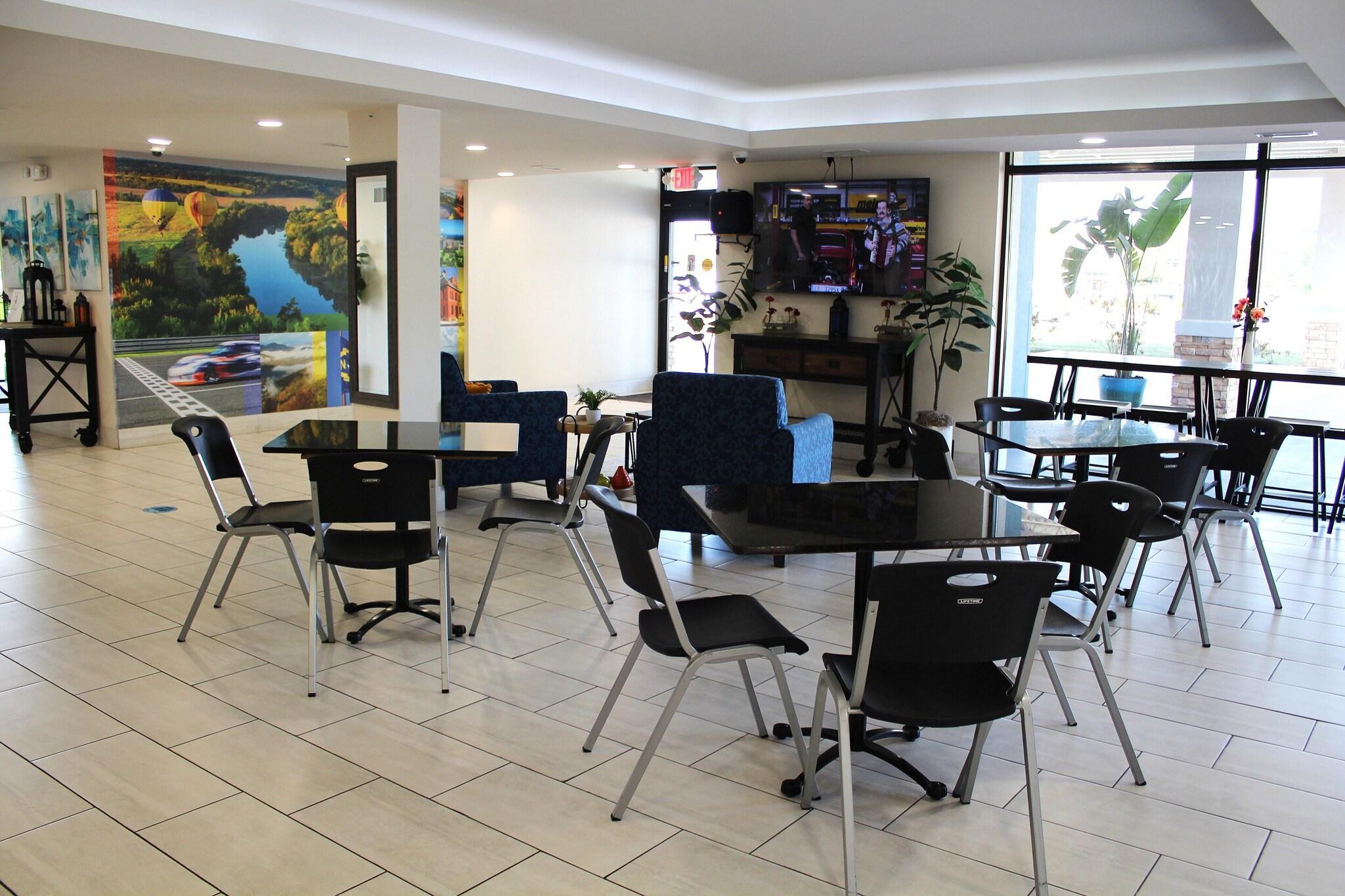 Vista Lobby Clarion Pointe Statesville