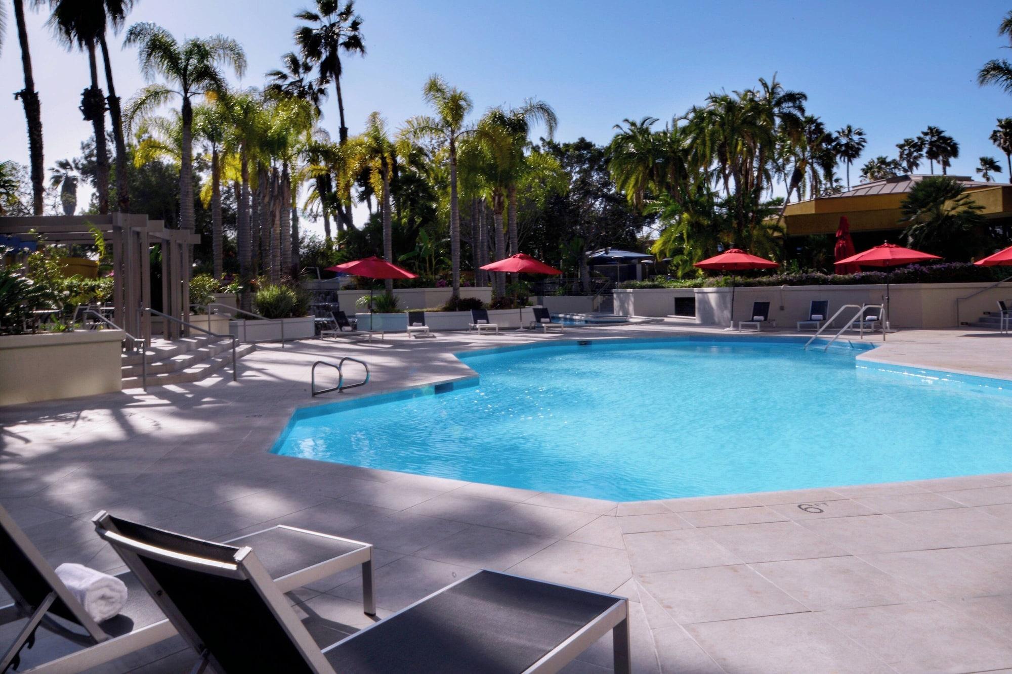 Vista Piscina Long Beach Marriott