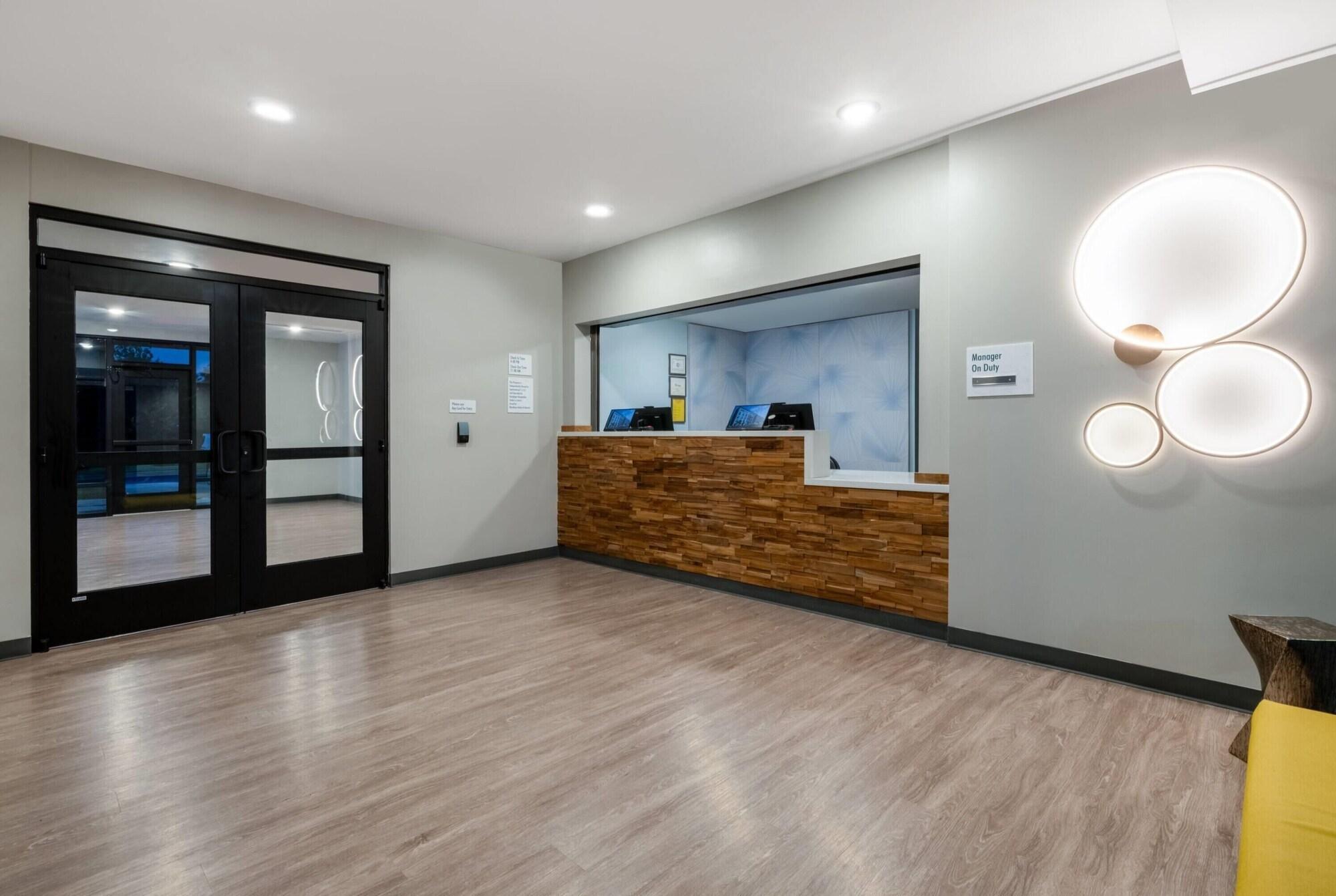 Vista Lobby Echo Suites Extended Stay By Wyndham Bozeman