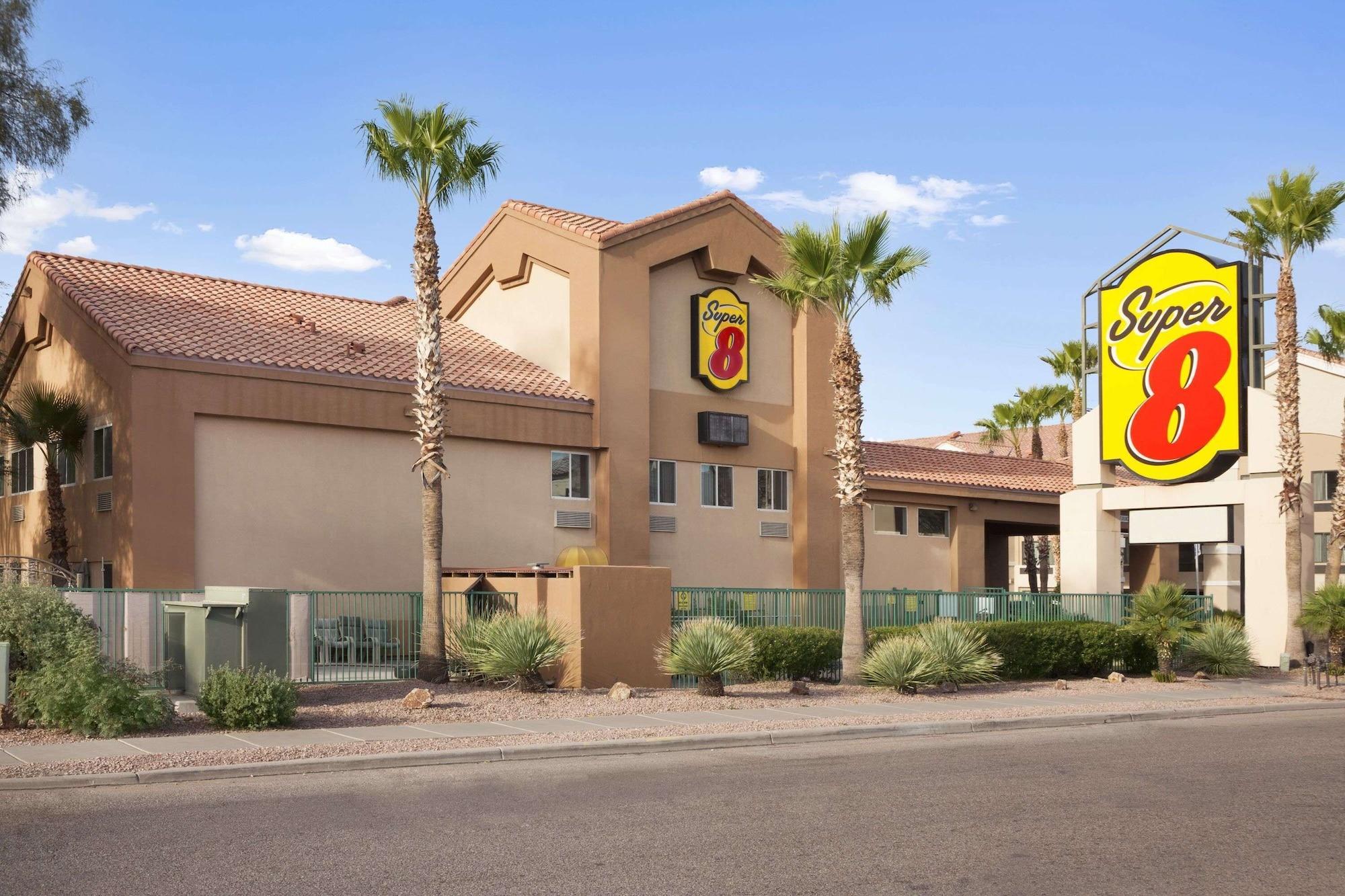 Varios Super 8 by Wyndham Marana/Tucson Area