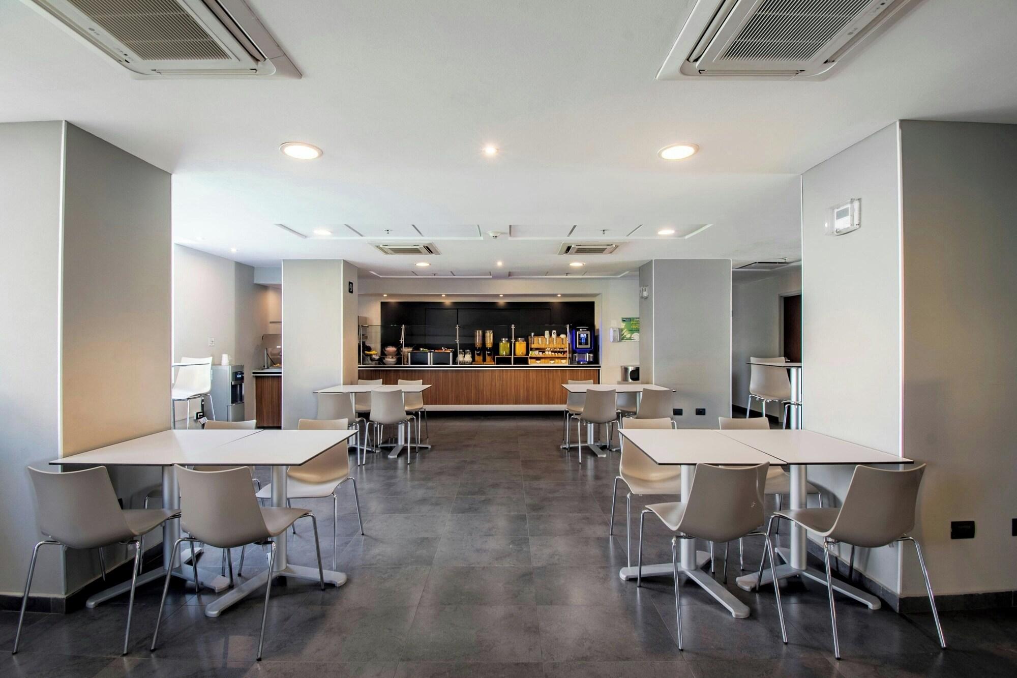 Restaurant City Express by Marriott Tuxpan