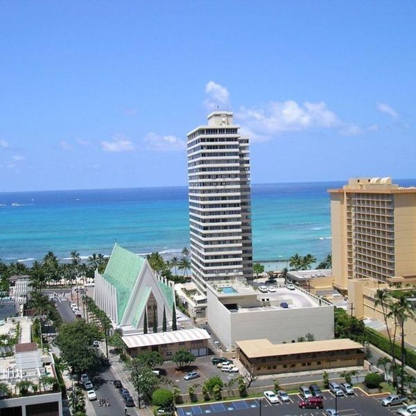 1-3303 Waikiki Banyan