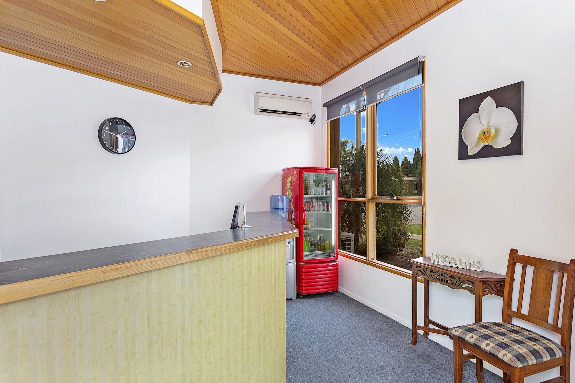 Vista Lobby Comfort Inn Lady Augusta