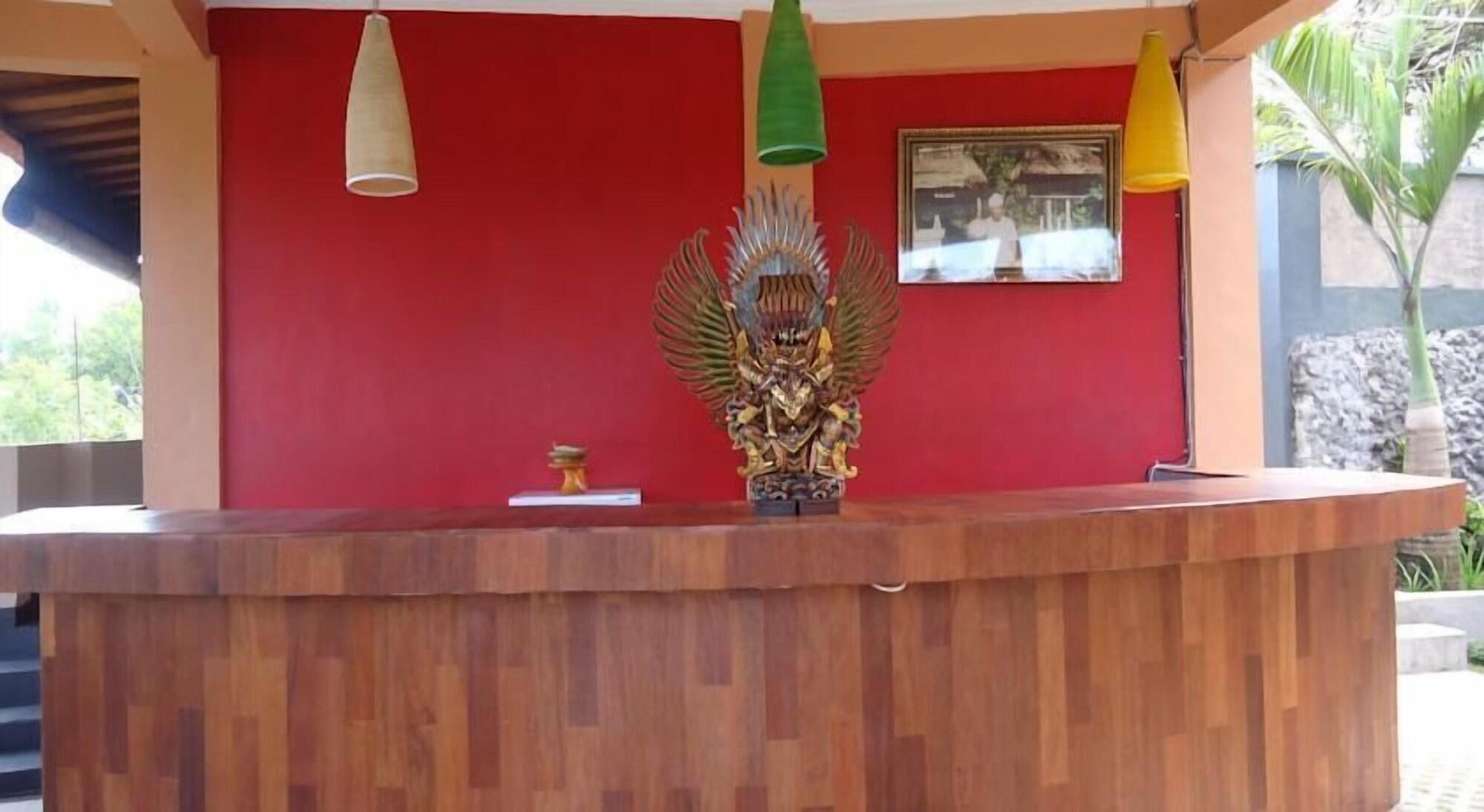 Vista Lobby Terrace Ampels